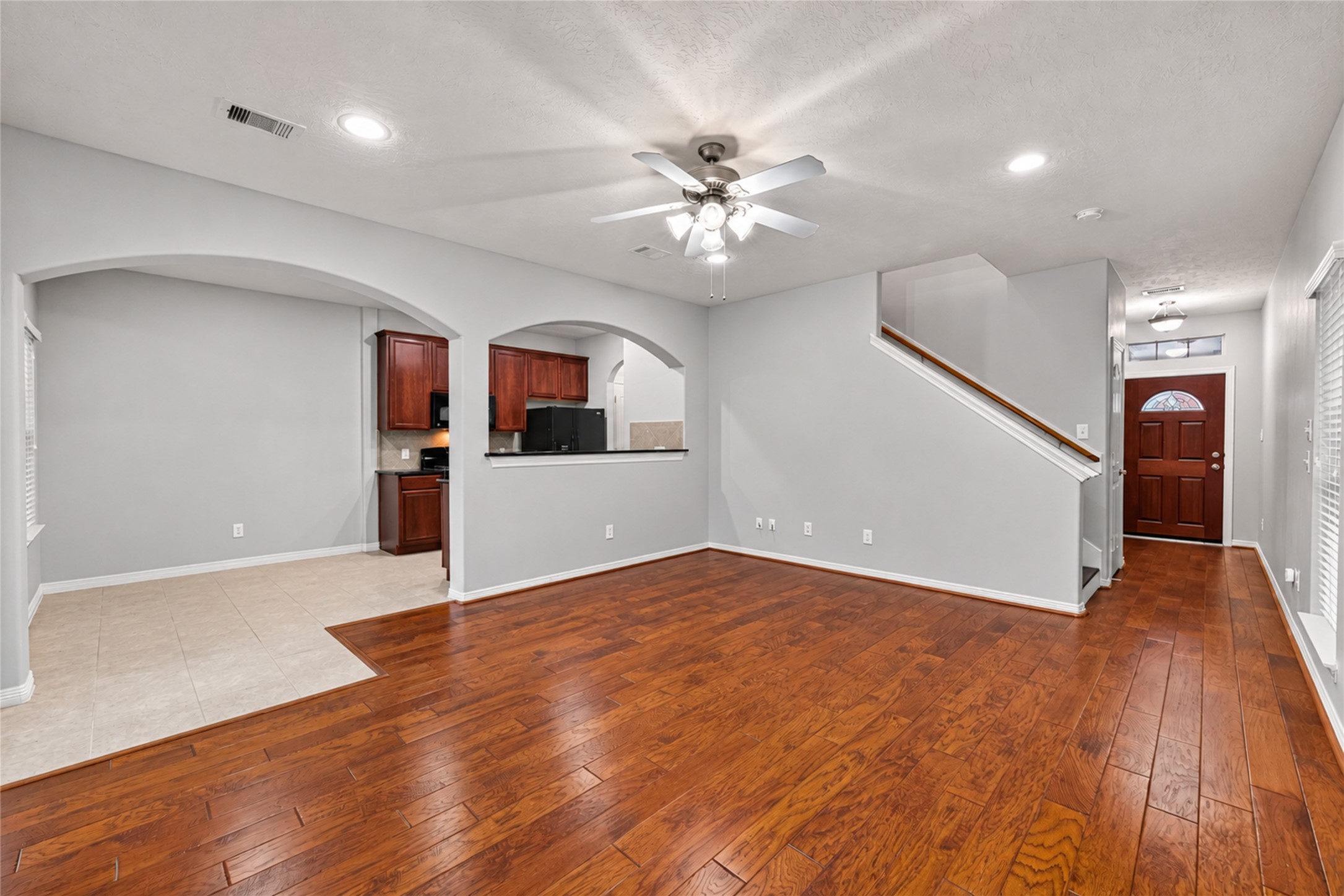 8910 Minola Oaks Drive Property Photo 3