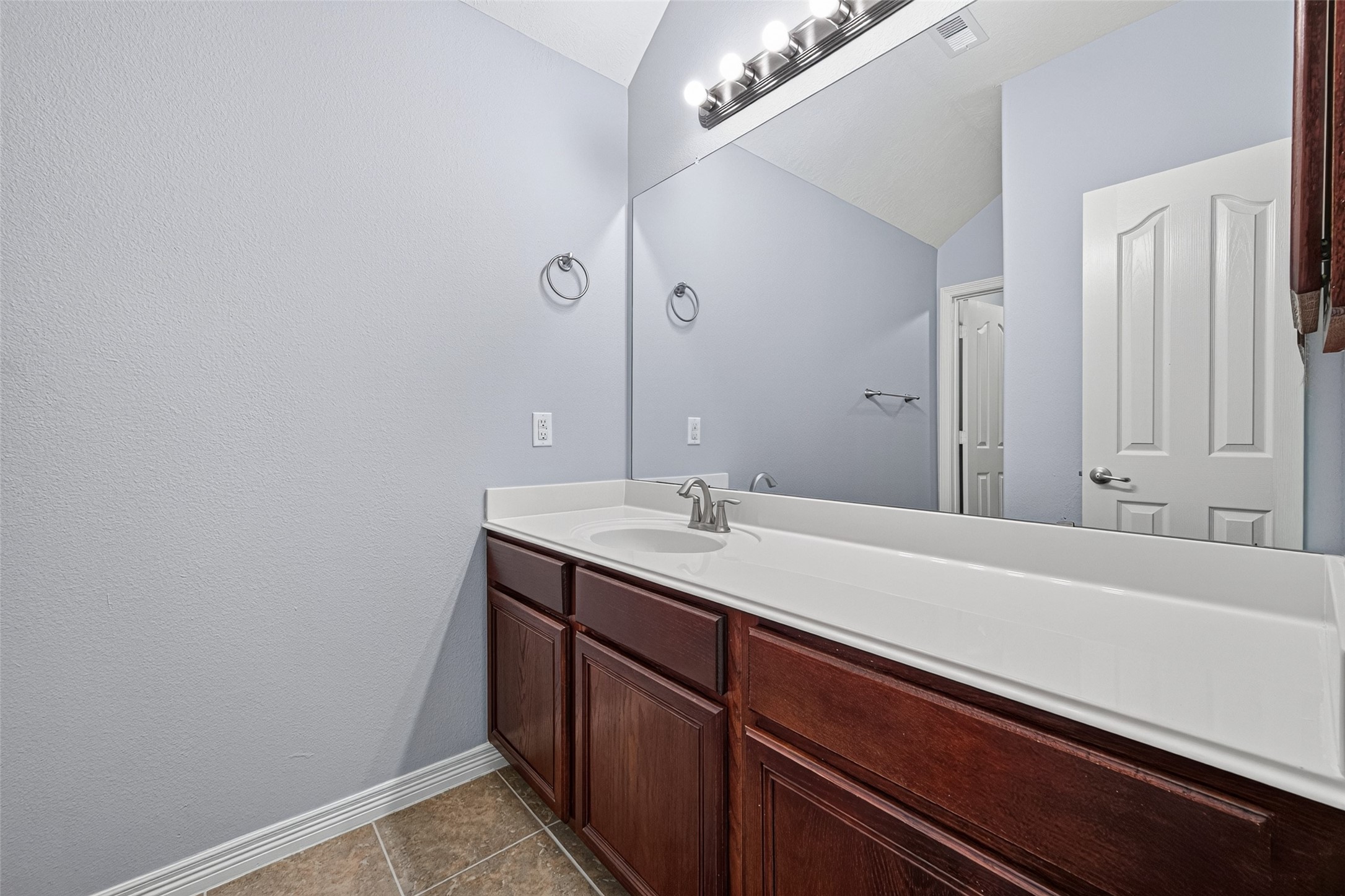 8910 Minola Oaks Drive Property Photo 11