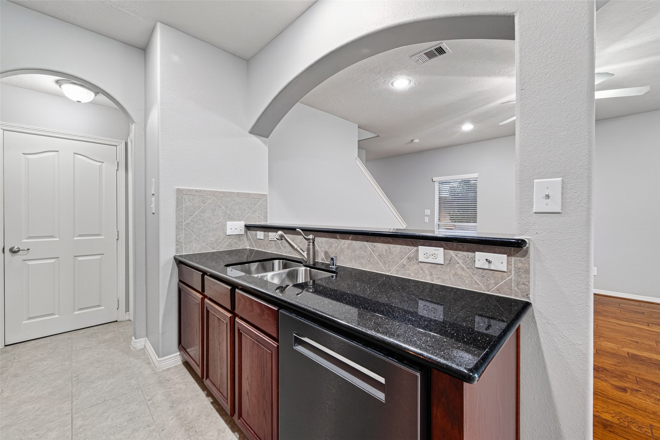 8910 Minola Oaks Drive Property Photo 13