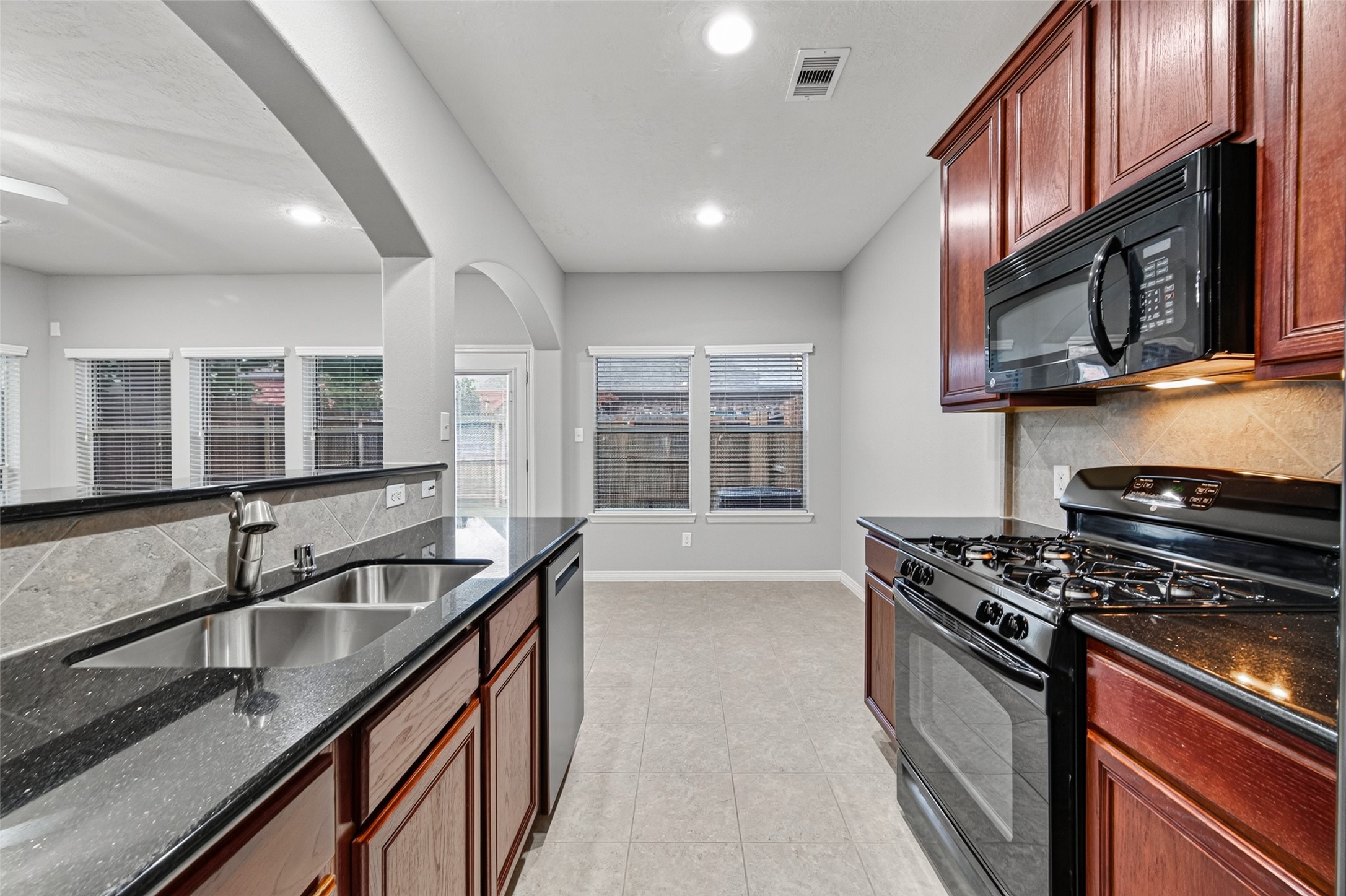 8910 Minola Oaks Drive Property Photo 15
