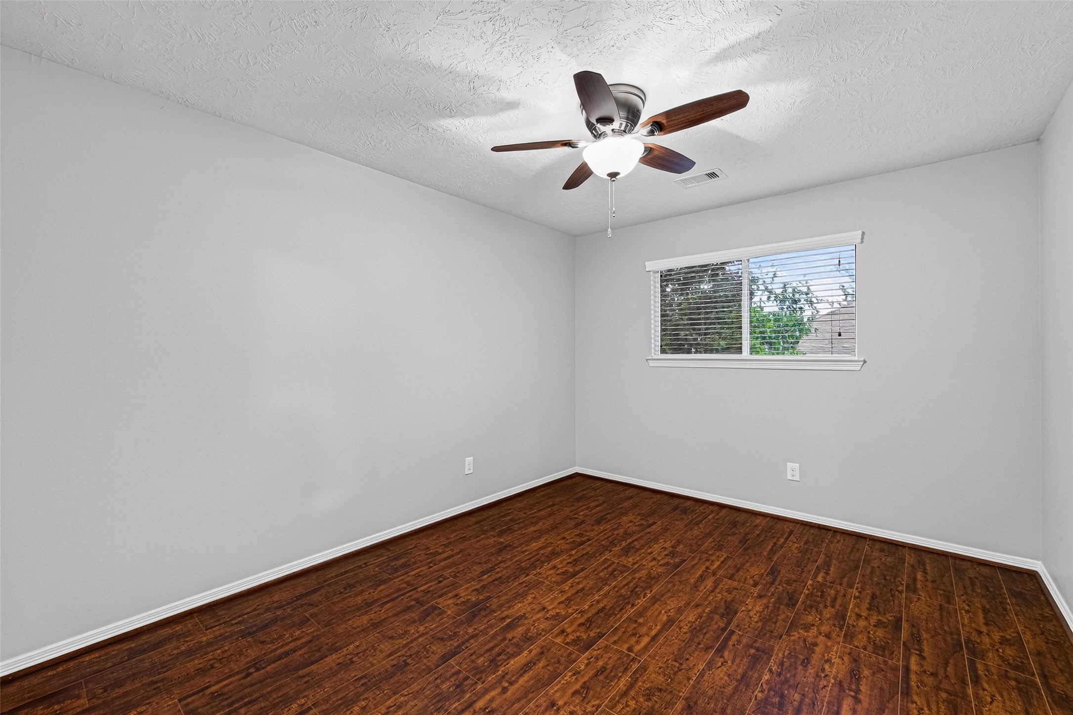 8910 Minola Oaks Drive Property Photo 16