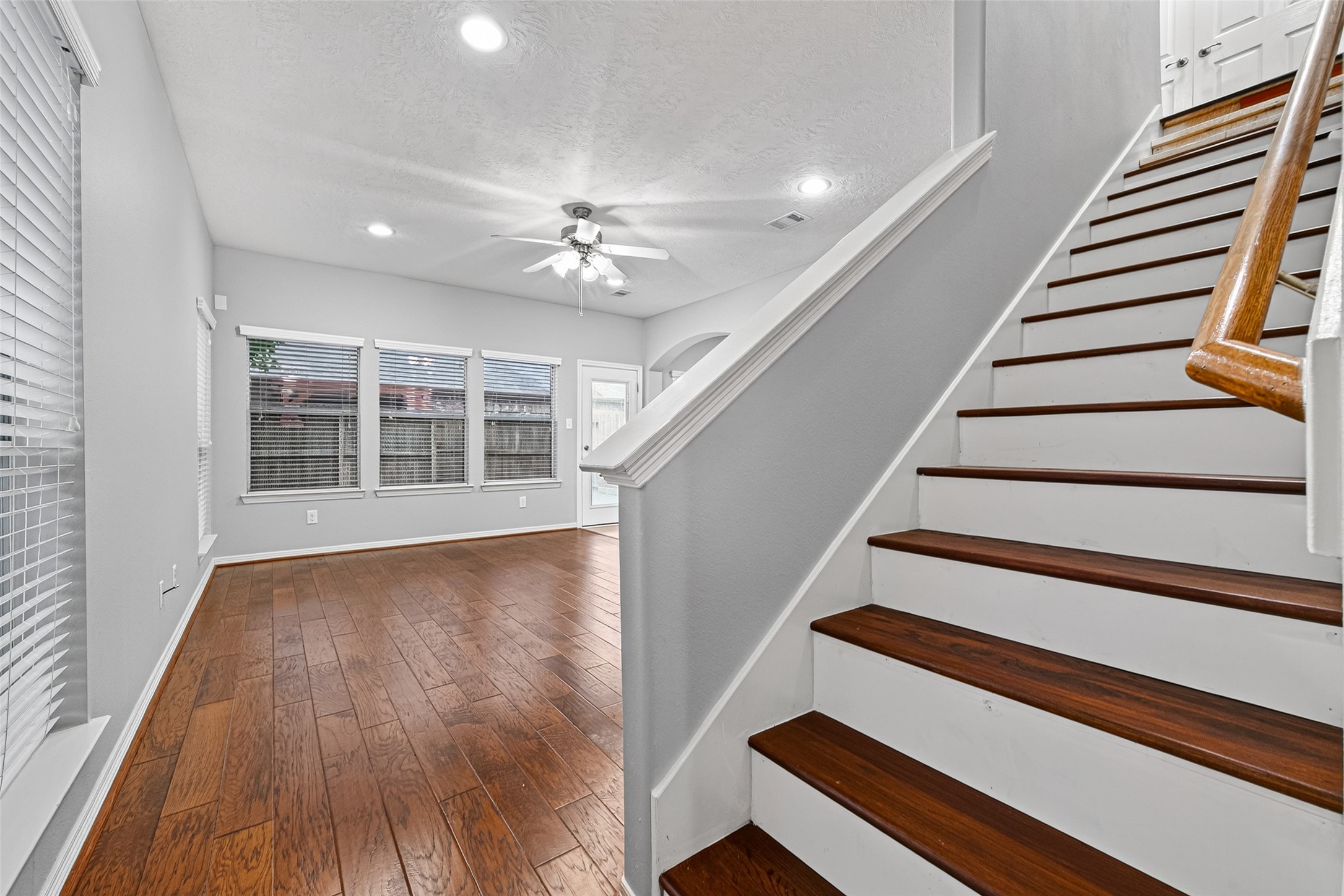 8910 Minola Oaks Drive Property Photo 18