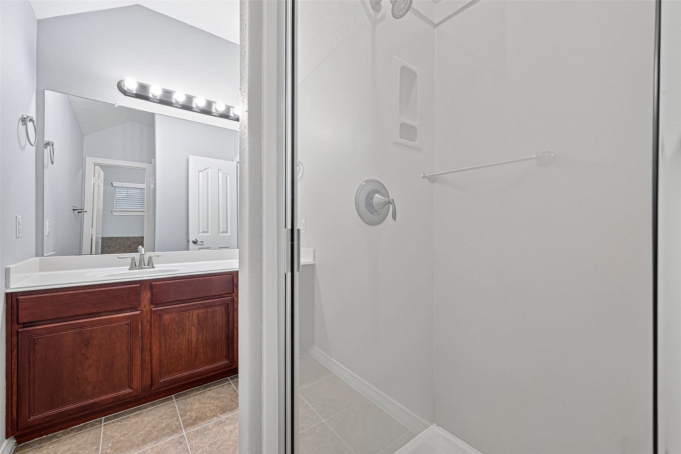 8910 Minola Oaks Drive Property Photo 28