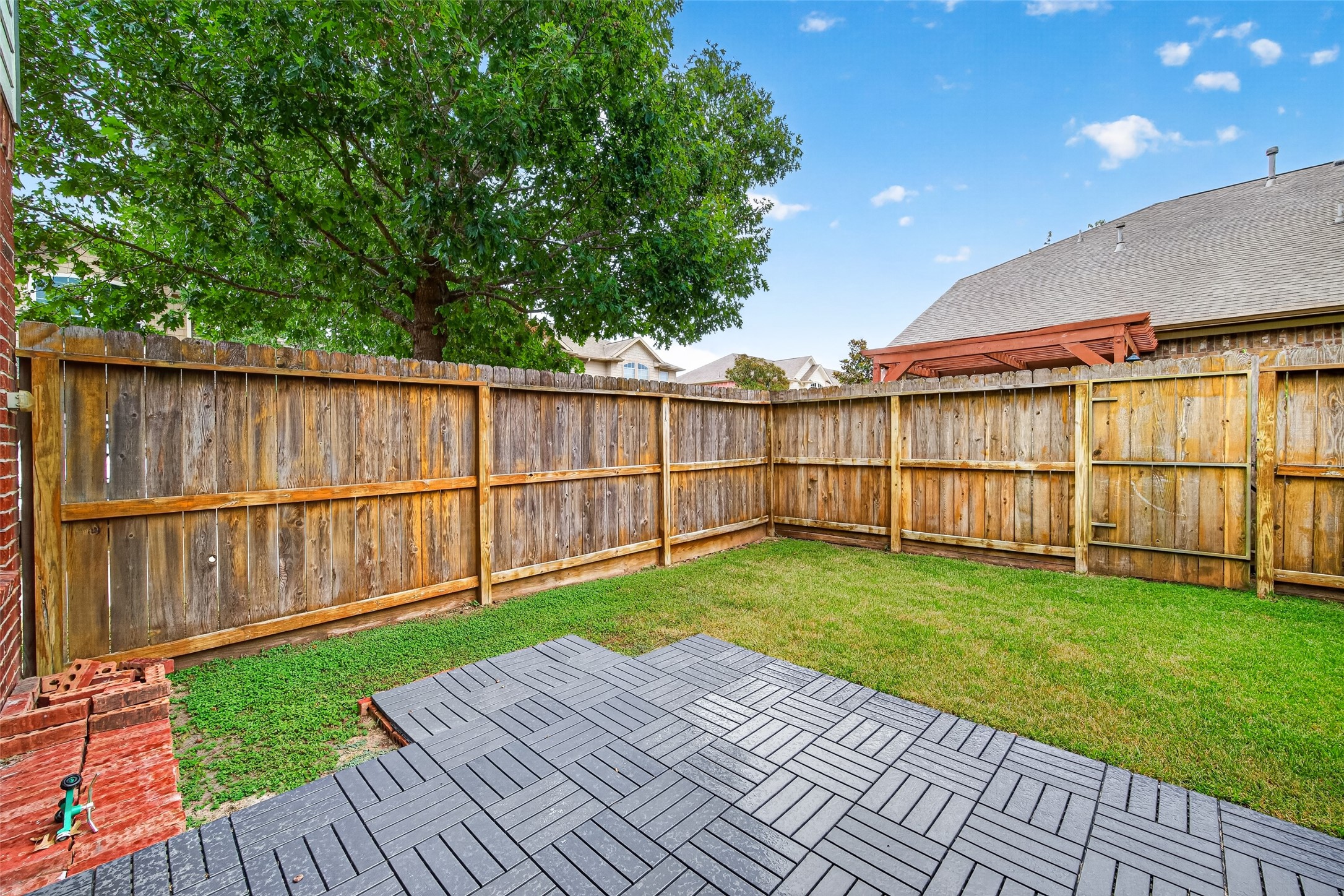 8910 Minola Oaks Drive Property Photo 33