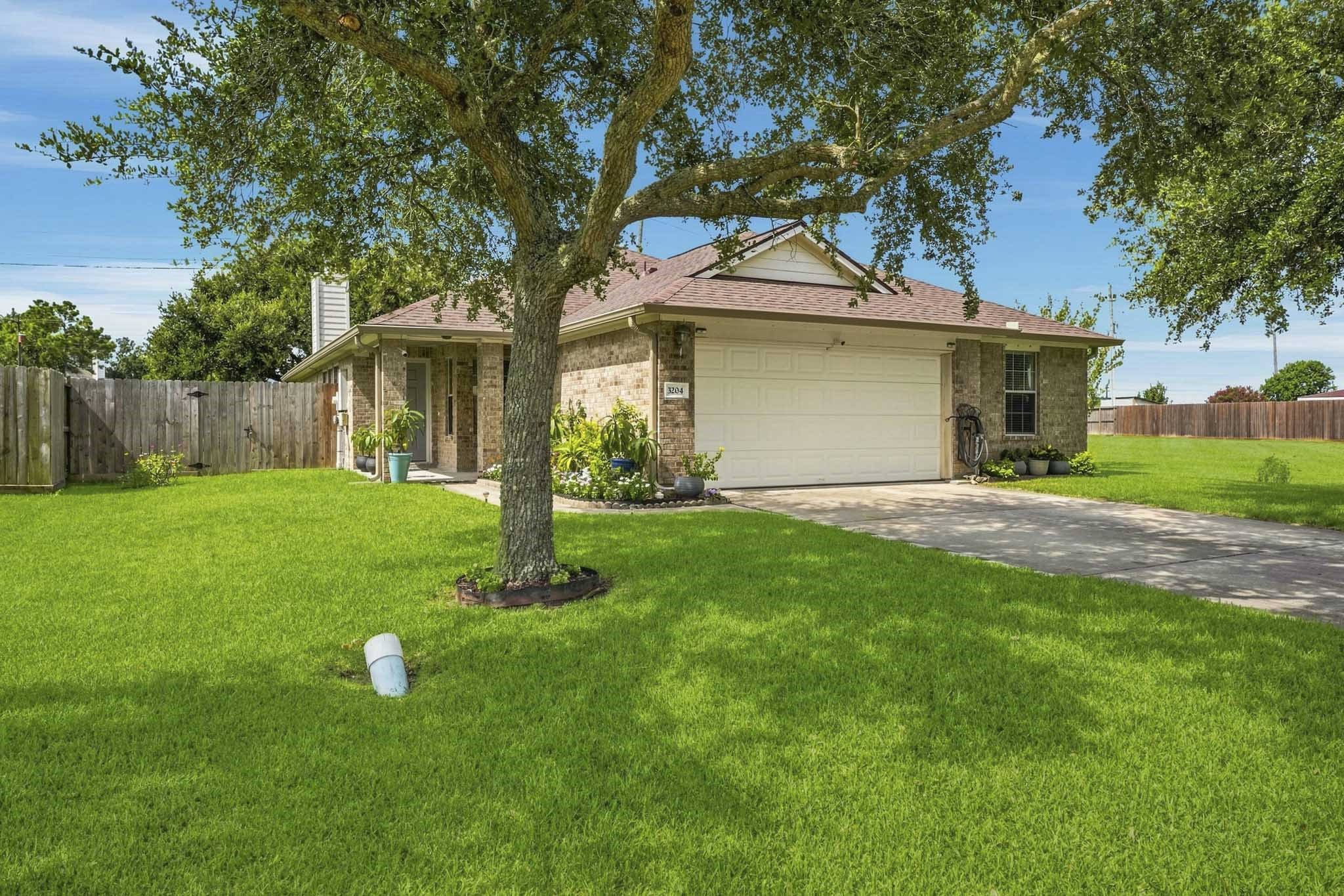 3204 Meadow Bay Lane Property Photo 1