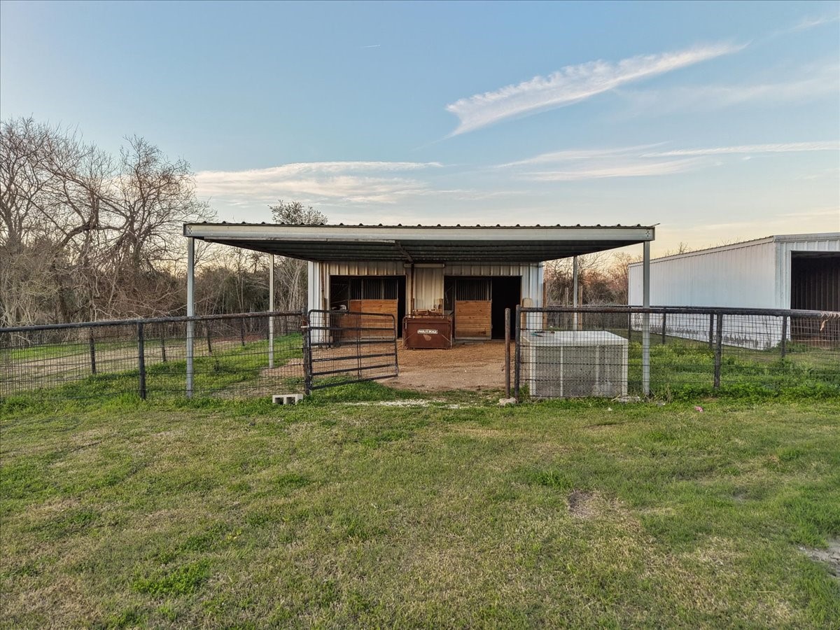 10431 N P Street Property Photo 32