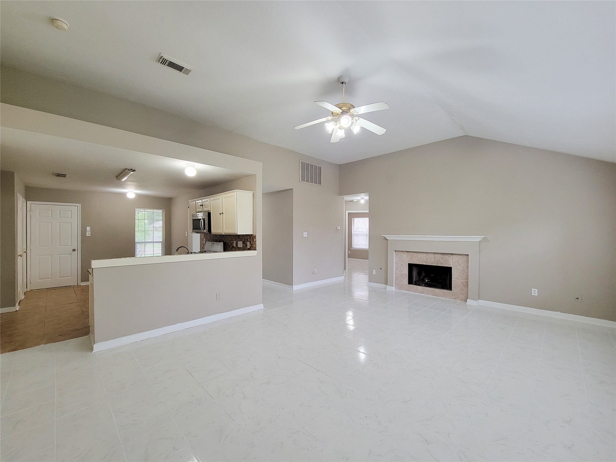 5322 Rivergate Drive Property Photo 3