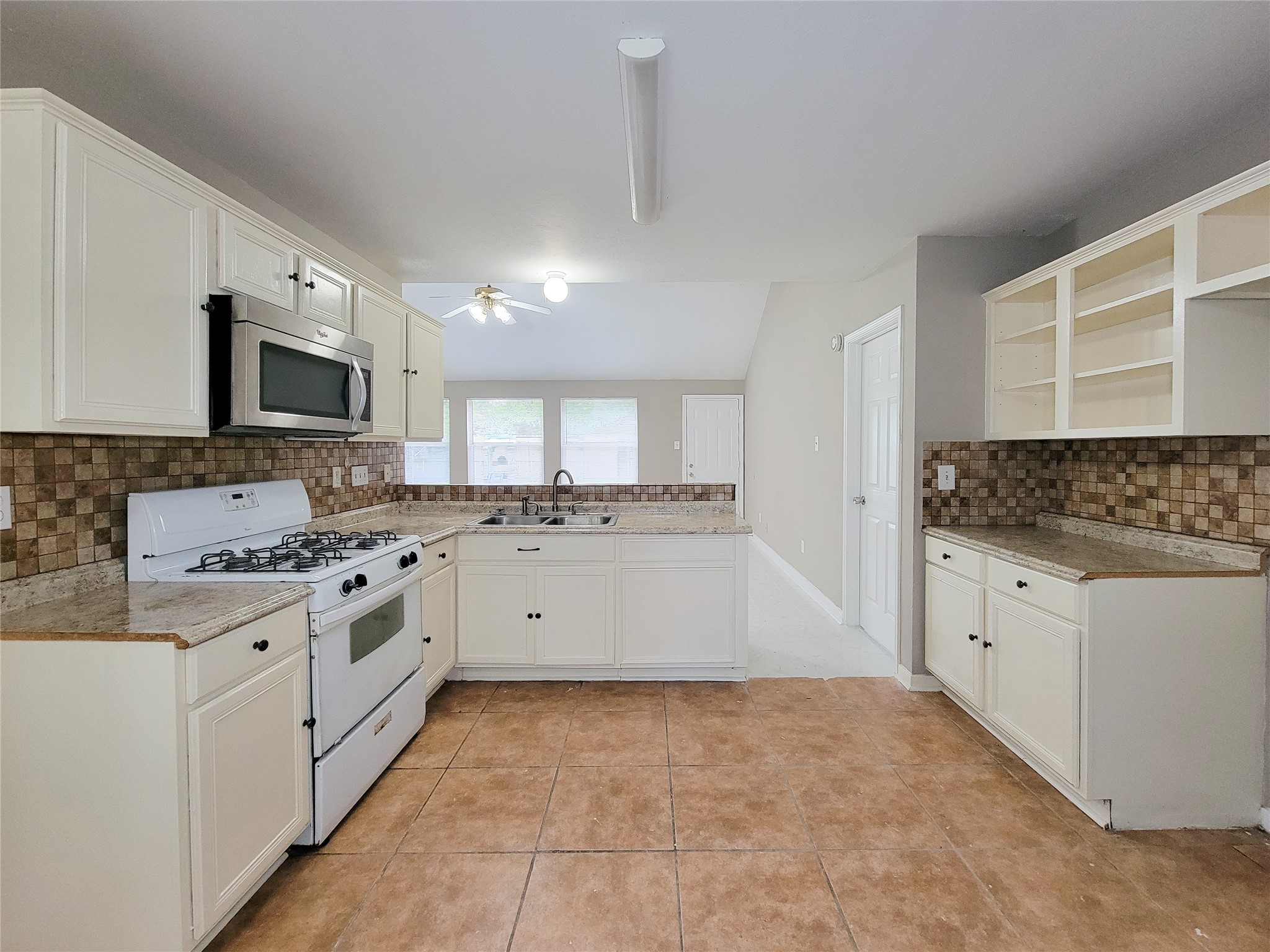 5322 Rivergate Drive Property Photo 8