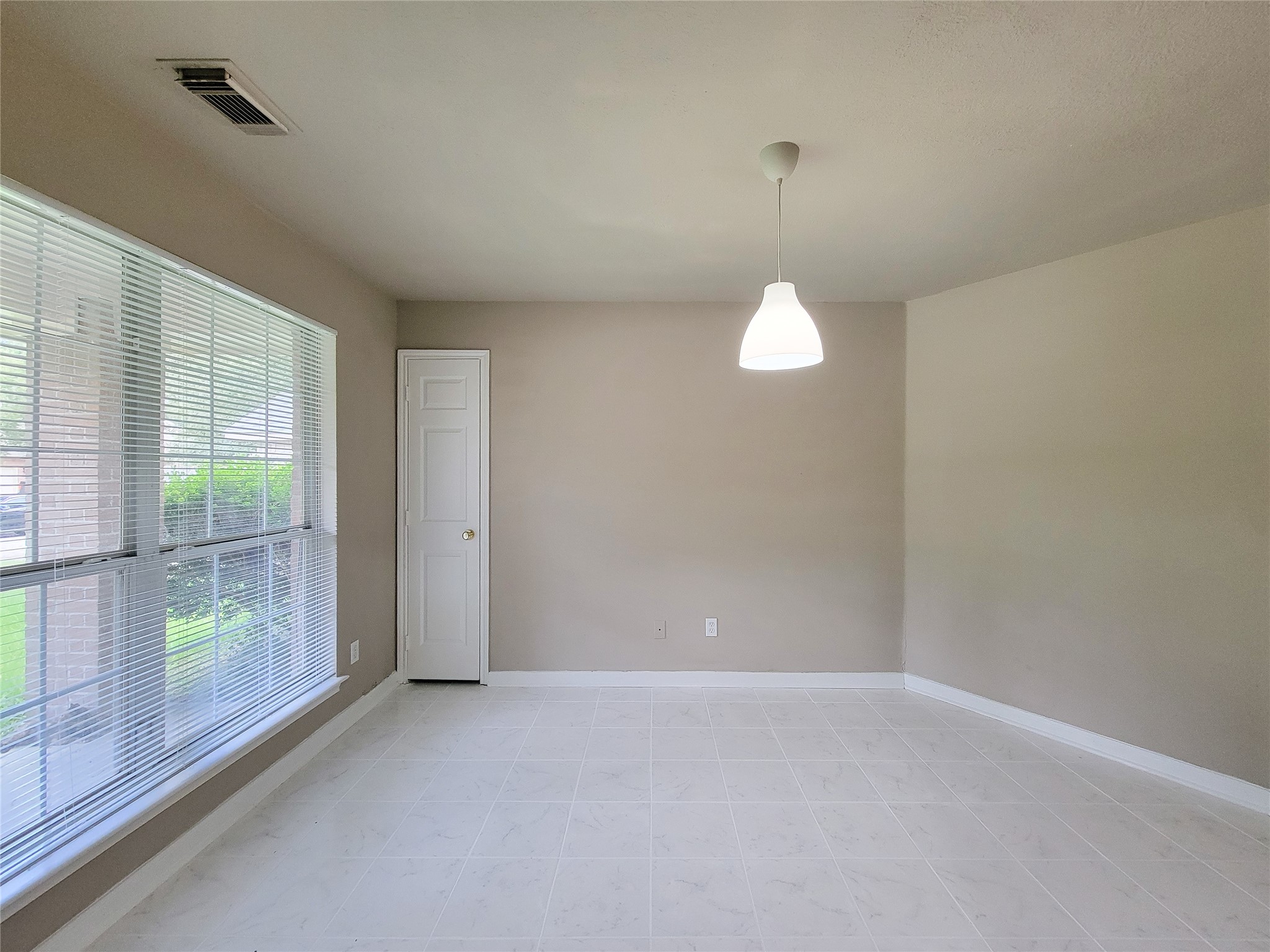 5322 Rivergate Drive Property Photo 14