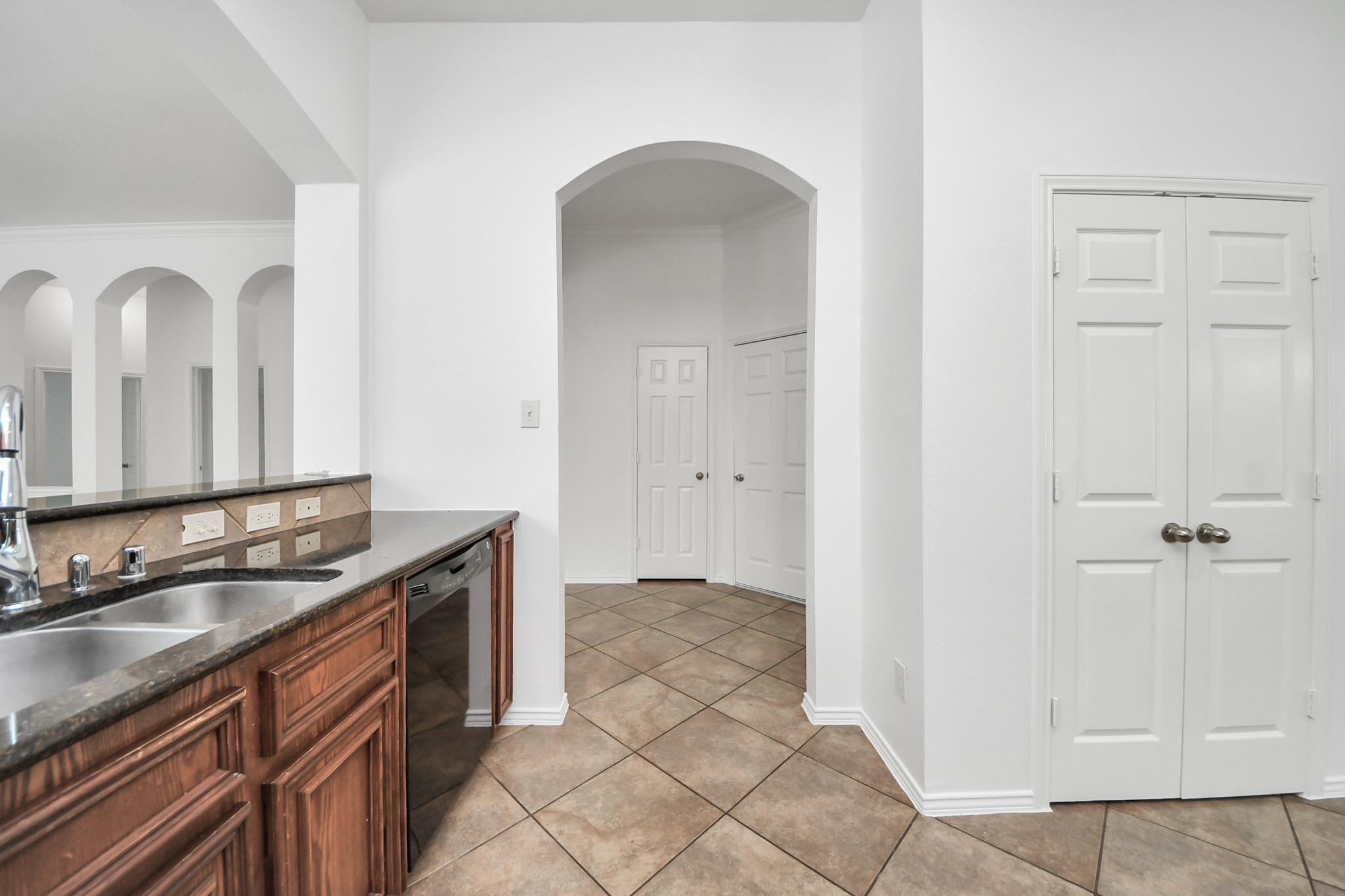 15 Palm Desert Drive Property Photo 3