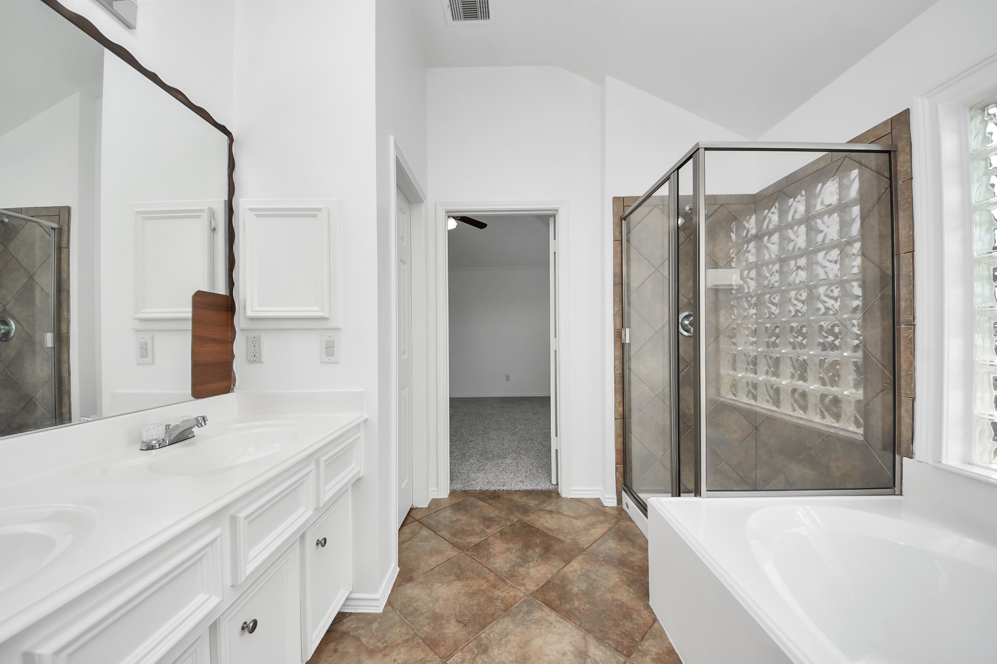 15 Palm Desert Drive Property Photo 16