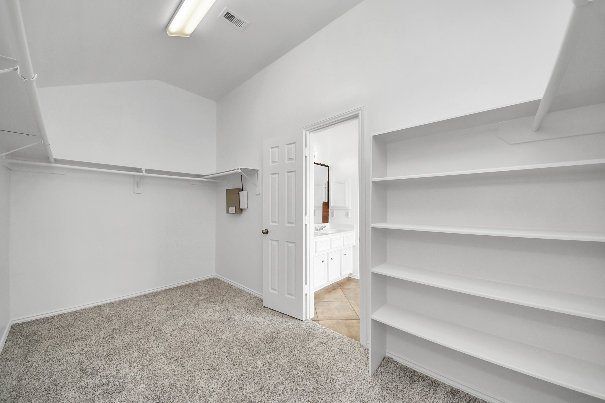 15 Palm Desert Drive Property Photo 17