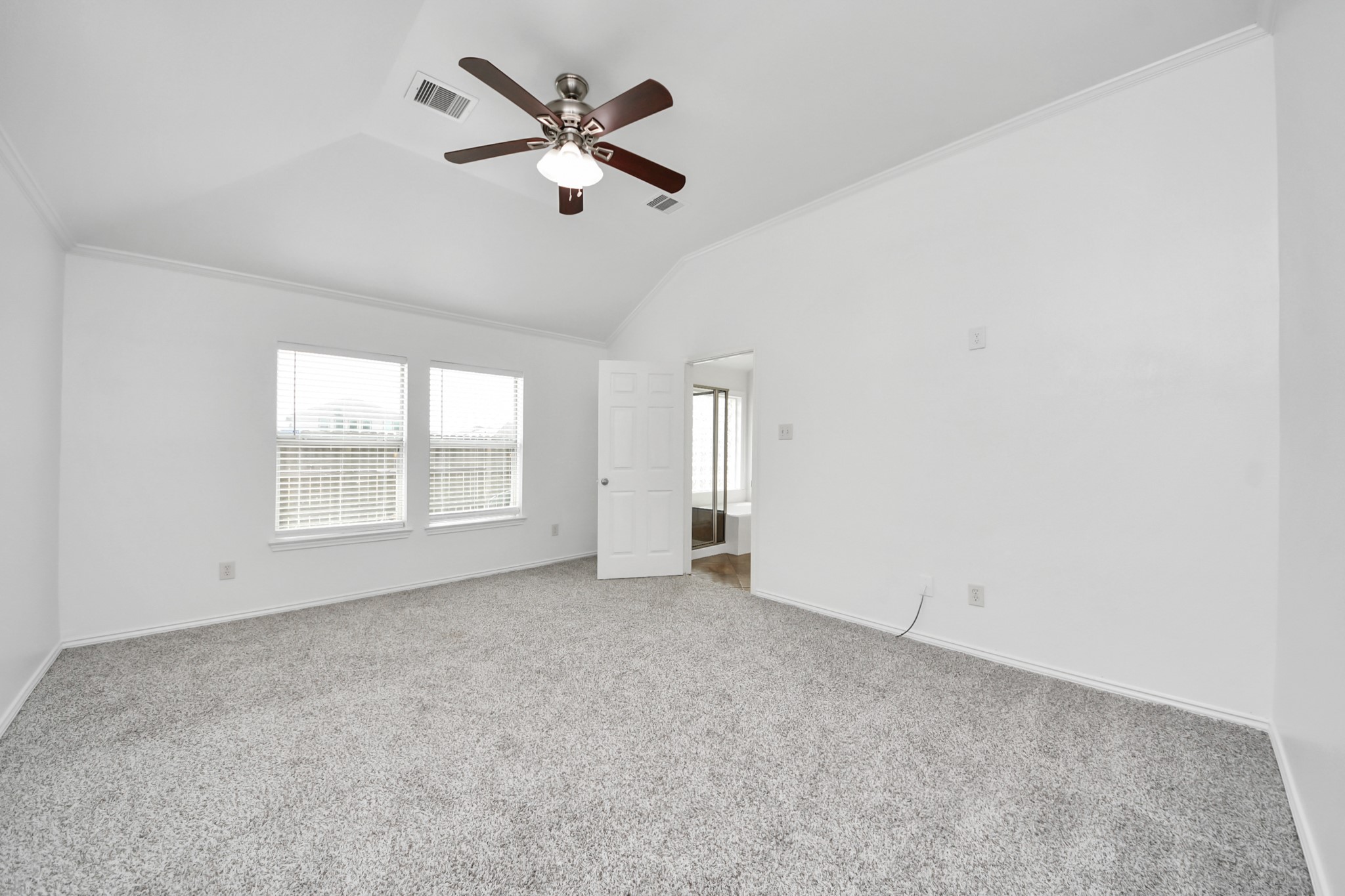 15 Palm Desert Drive Property Photo 18