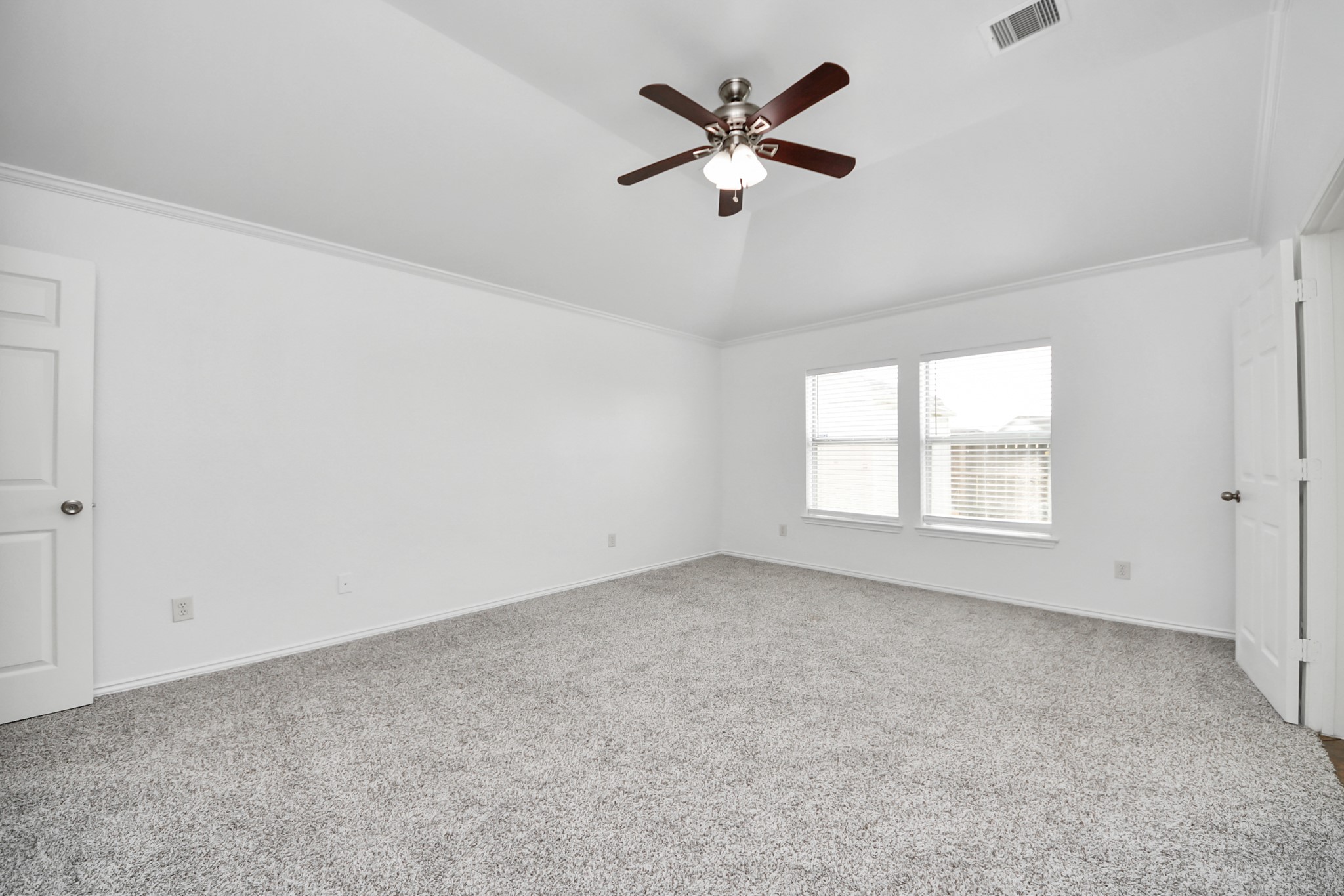15 Palm Desert Drive Property Photo 19