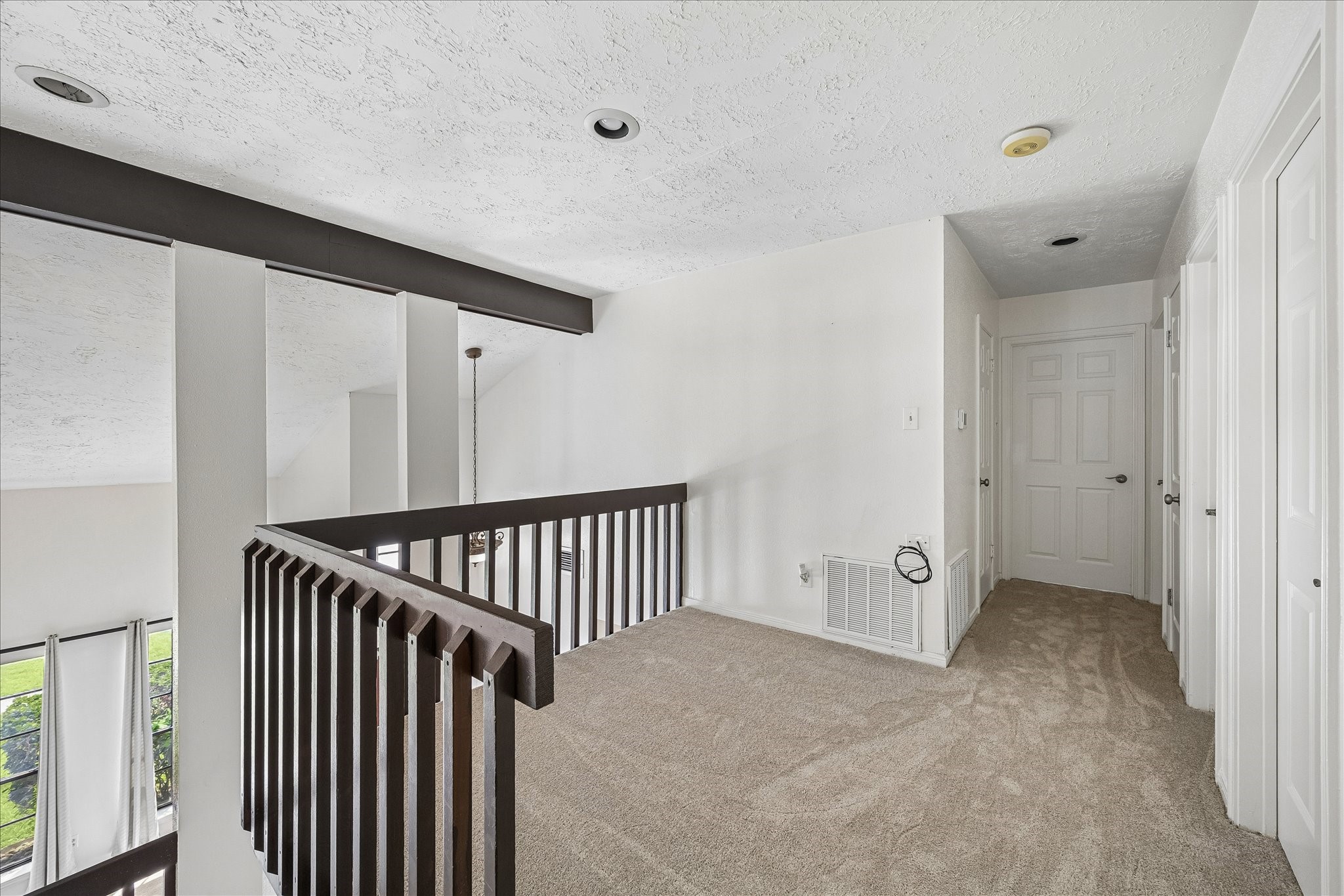 8915 Lakeside Forest Drive Property Photo 8