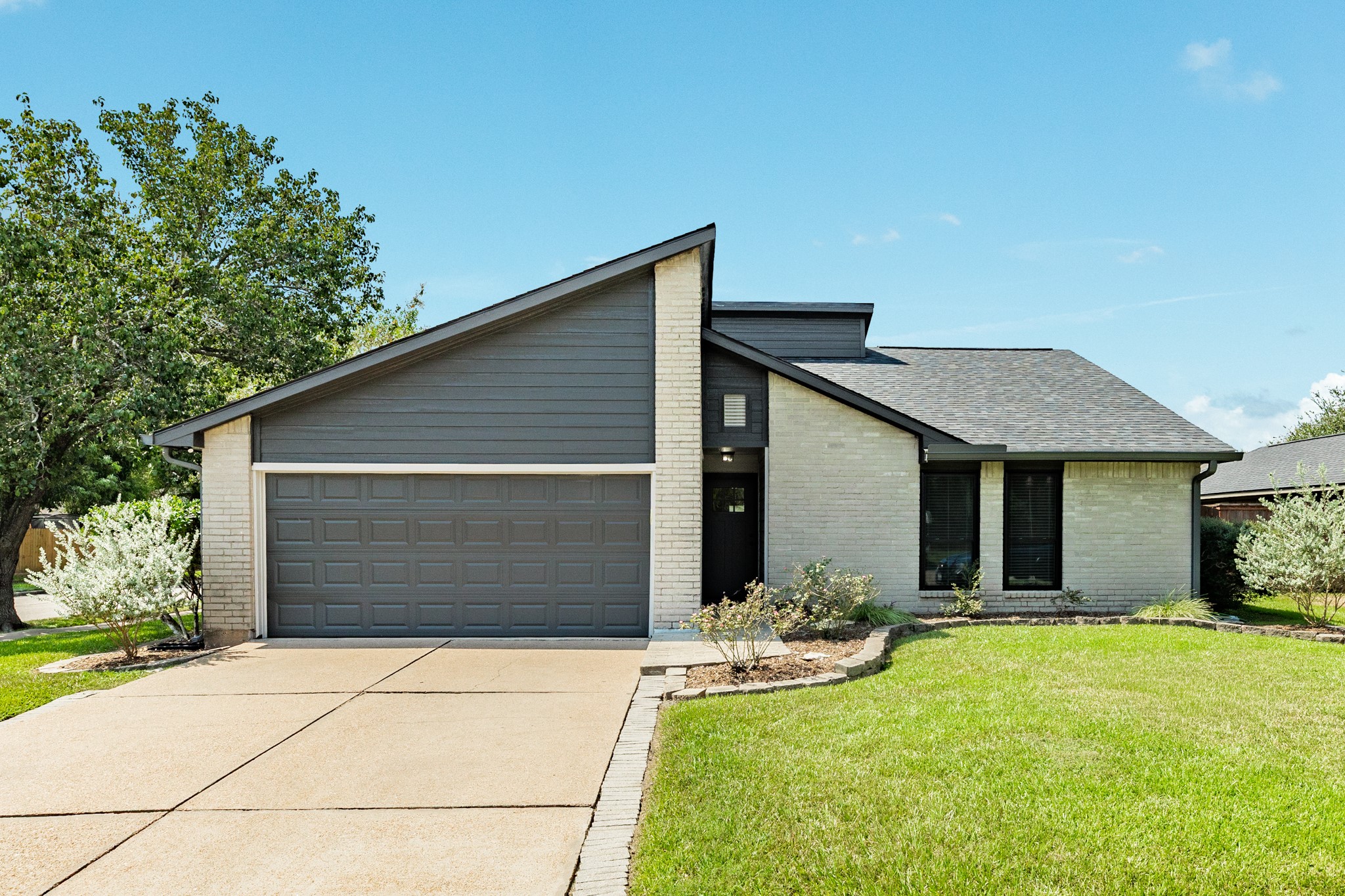9 Sarita Court Property Photo 3