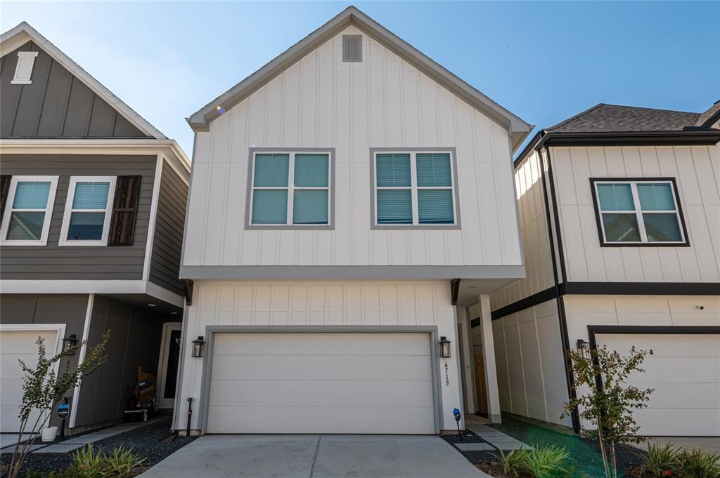 6715 Parker Oaks Lane Property Photo