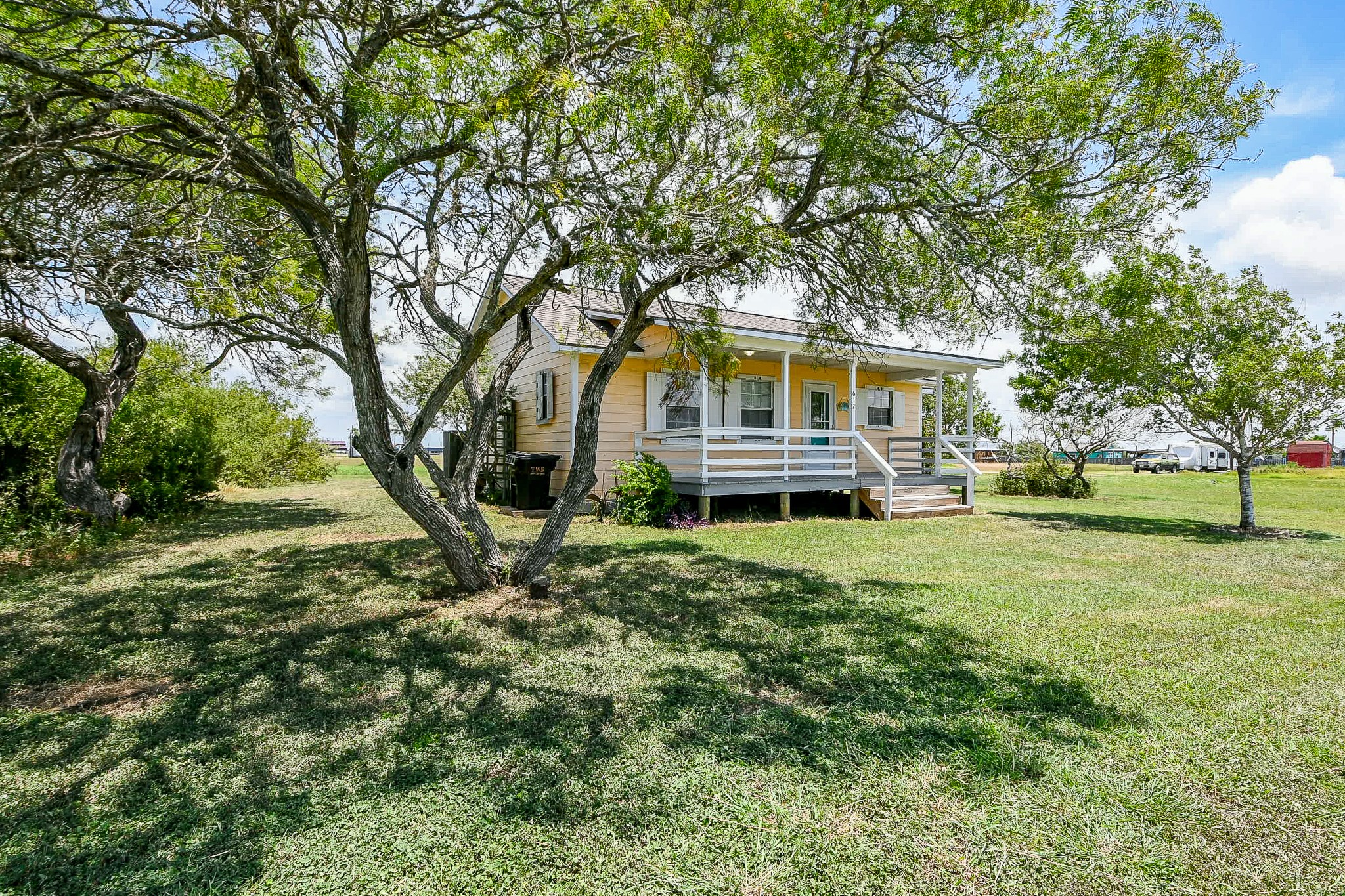 612 Tarpon Drive Property Photo 1