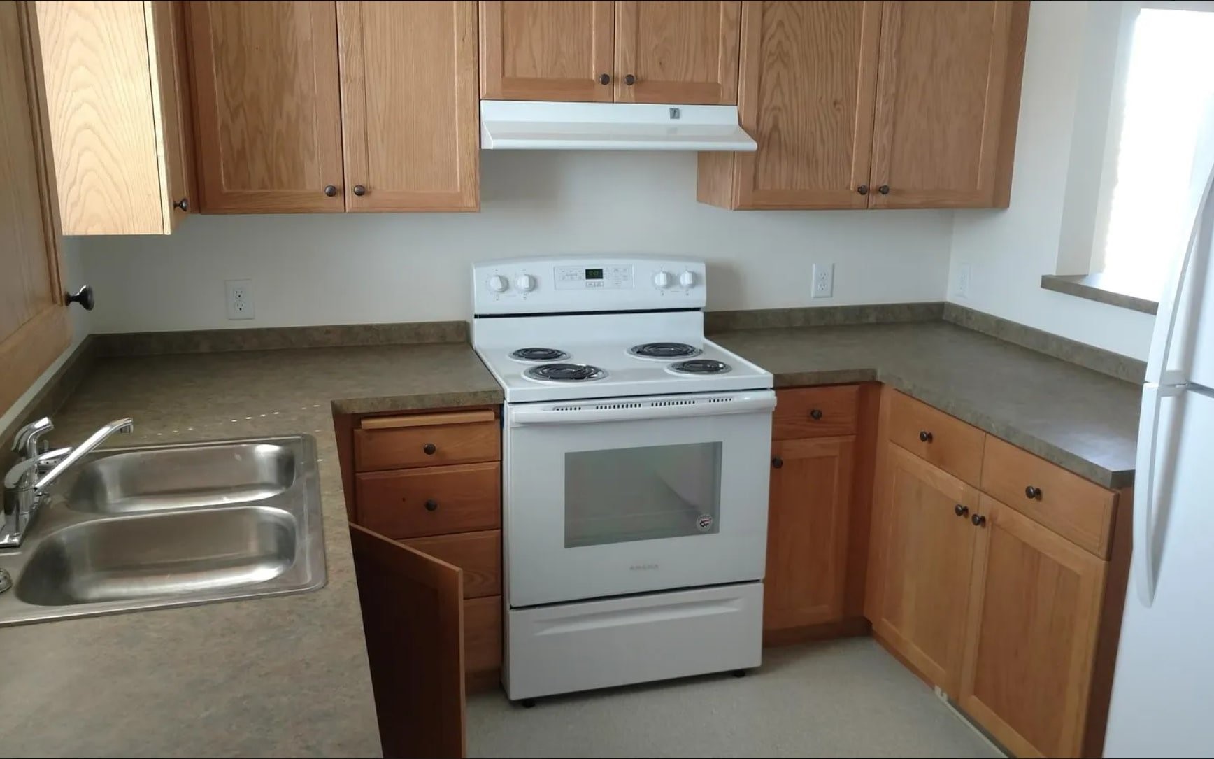 681 N 2872 E Property Photo 3