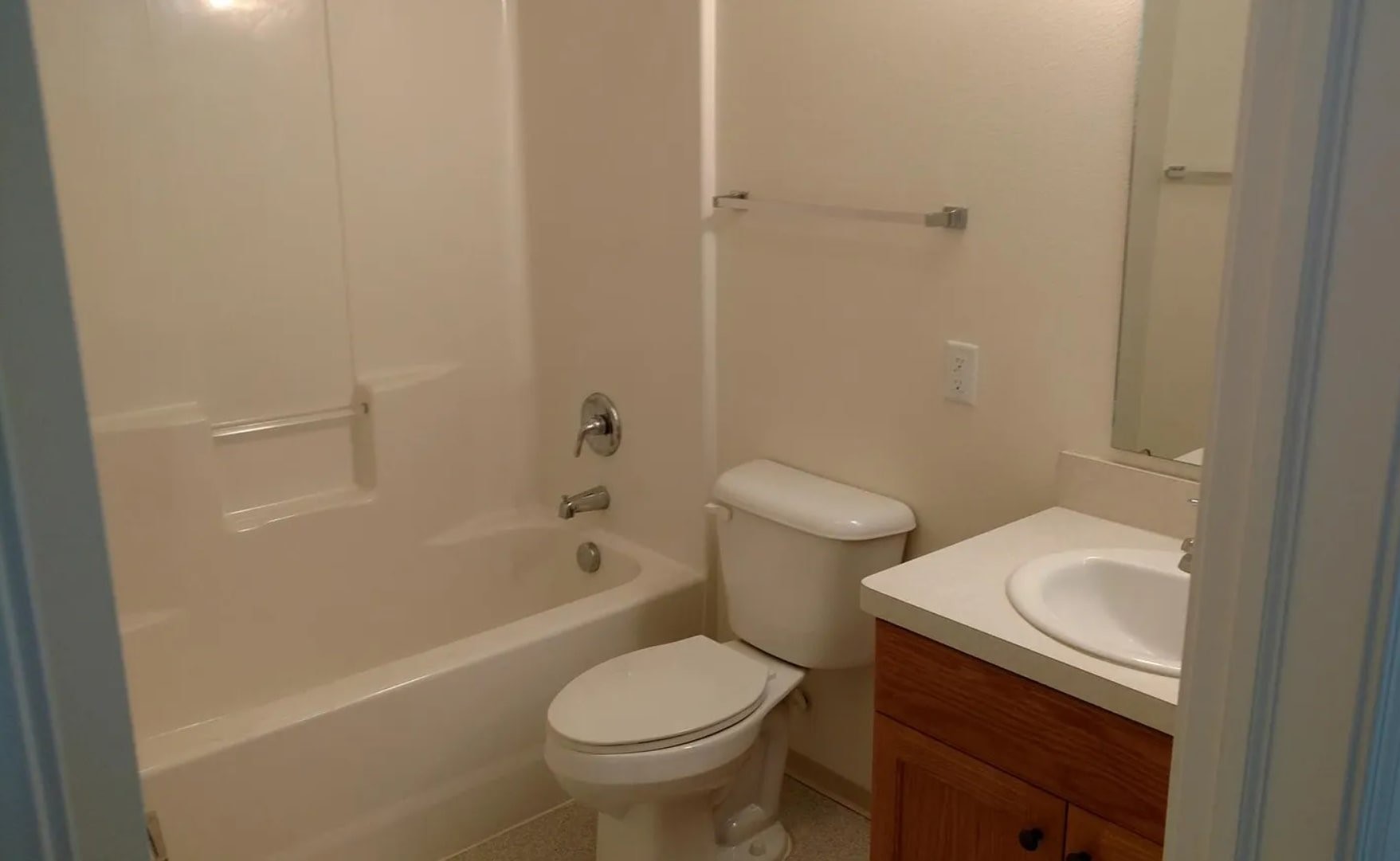 681 N 2872 E Property Photo 4