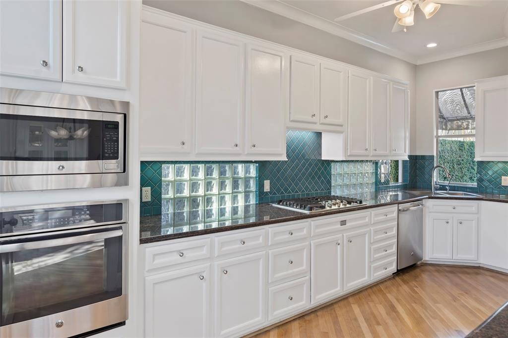 3106 Sackett Street Property Photo 11