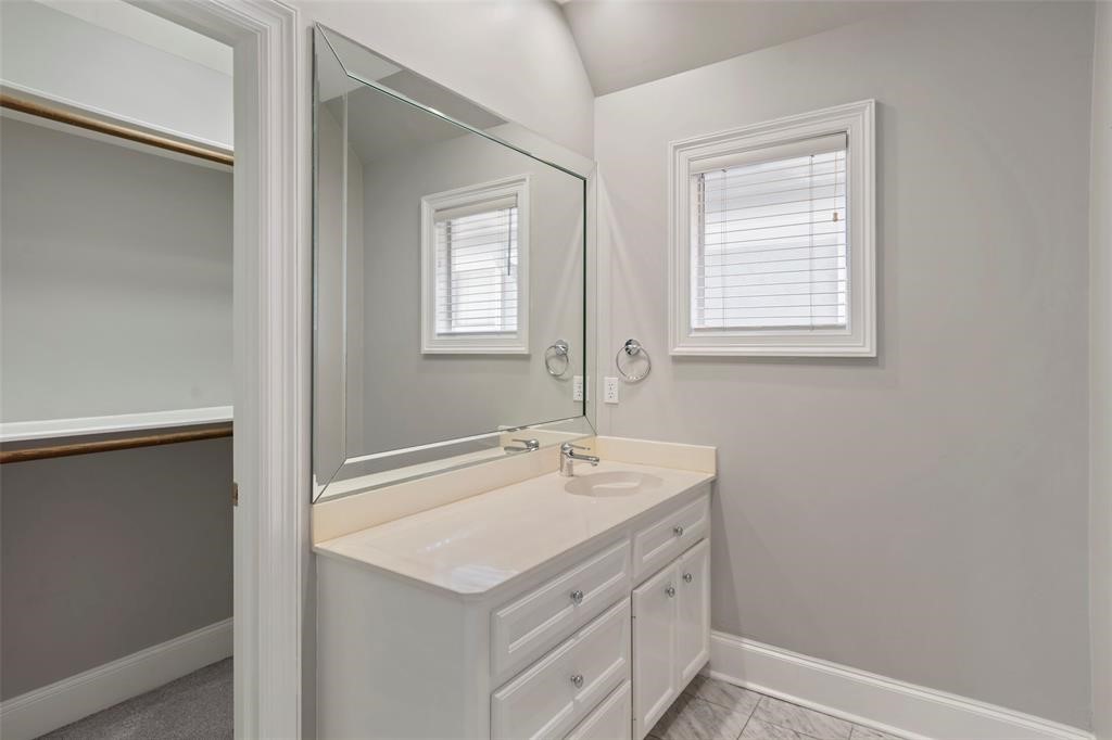 3106 Sackett Street Property Photo 23