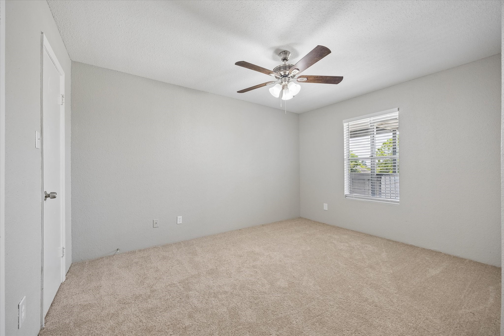 1660 W T C Jester Boulevard 106 Property Photo 7