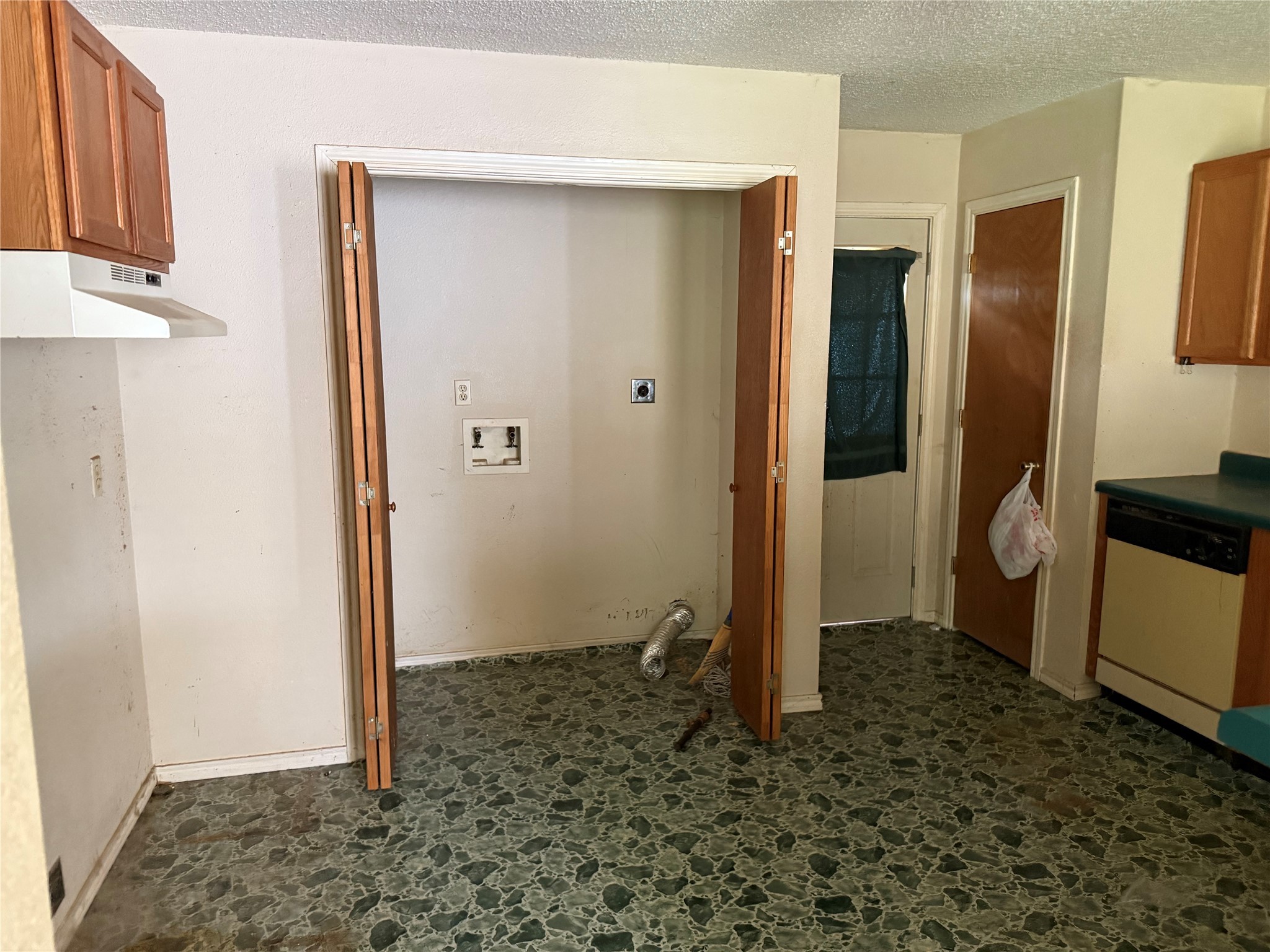 304 Moutray Avenue Property Photo 7