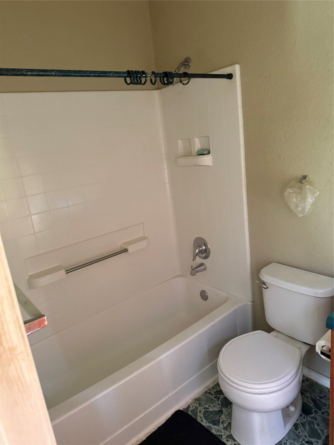 304 Moutray Avenue Property Photo 11