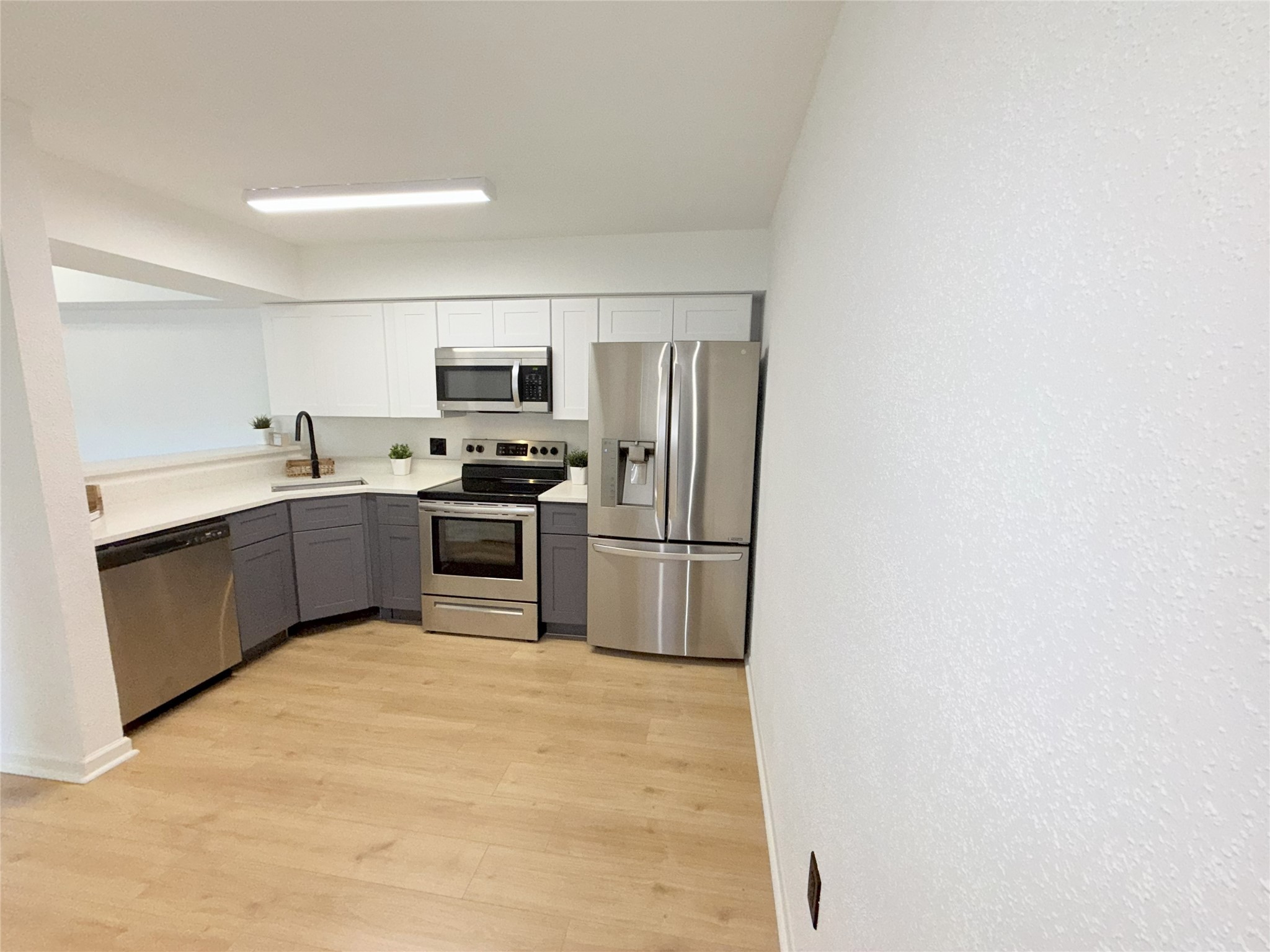 9090 S Braeswood Boulevard 115 Property Photo 6