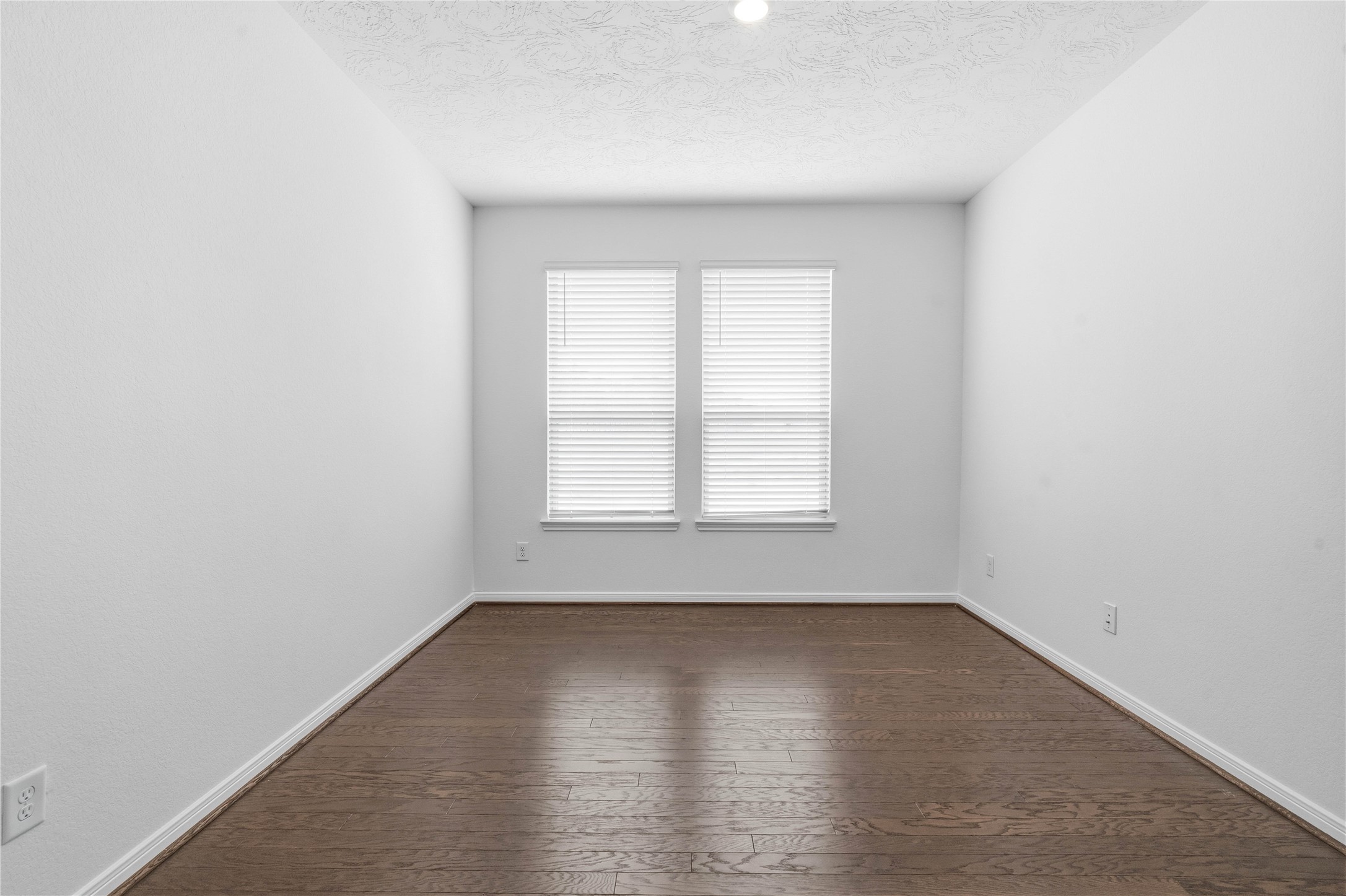 4805 Seven Oaks Lane Property Photo 9