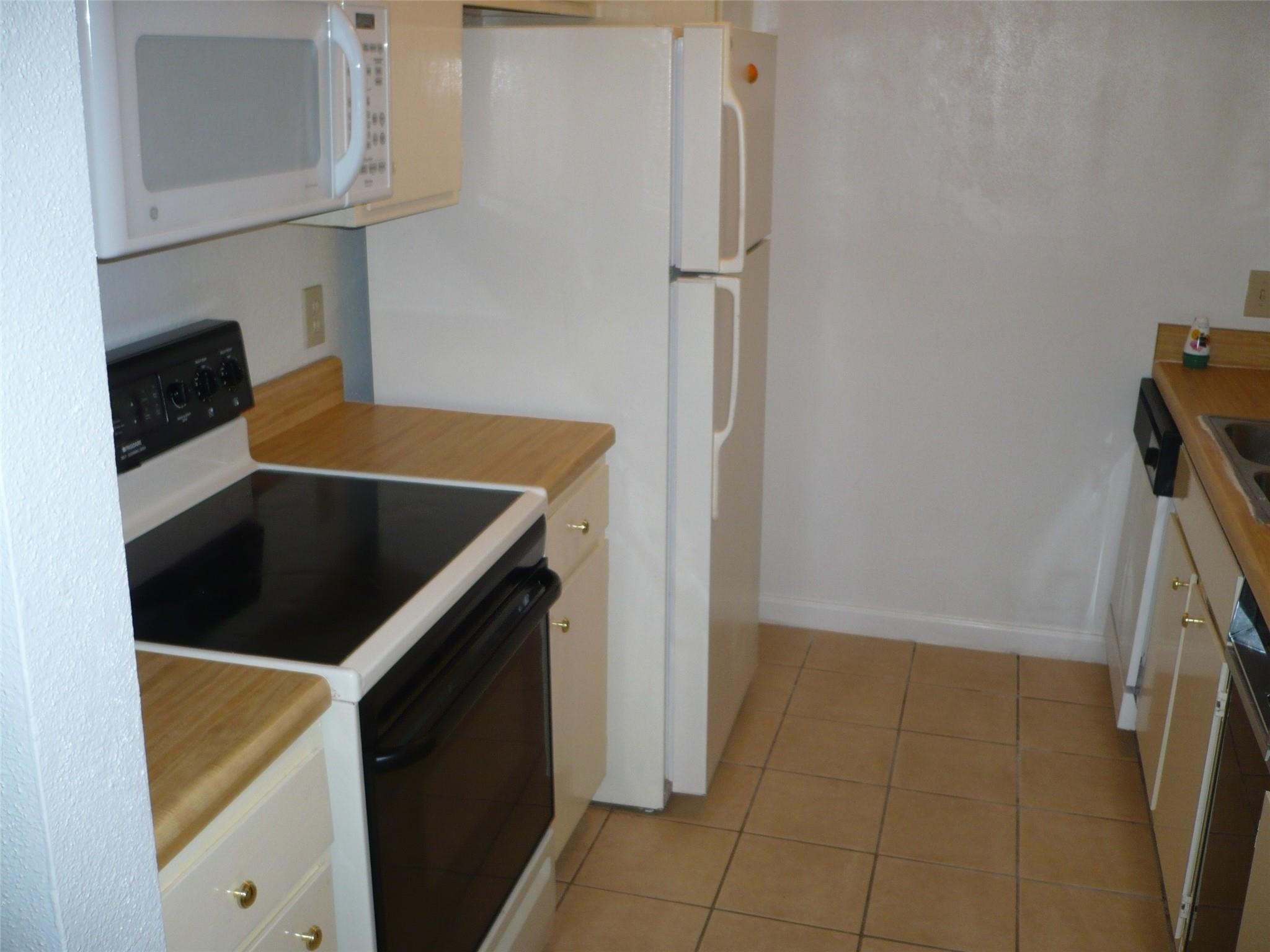 2818 S Bartell Drive 8 Property Photo 3