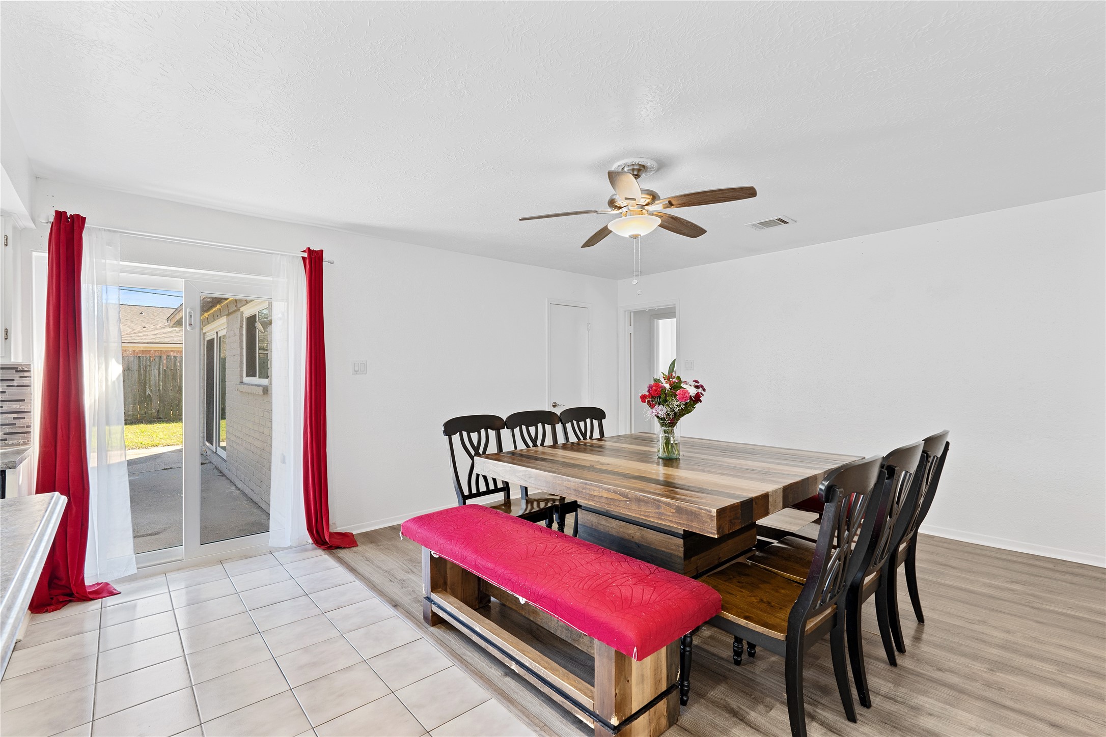 22119 Fincastle Drive Property Photo 6