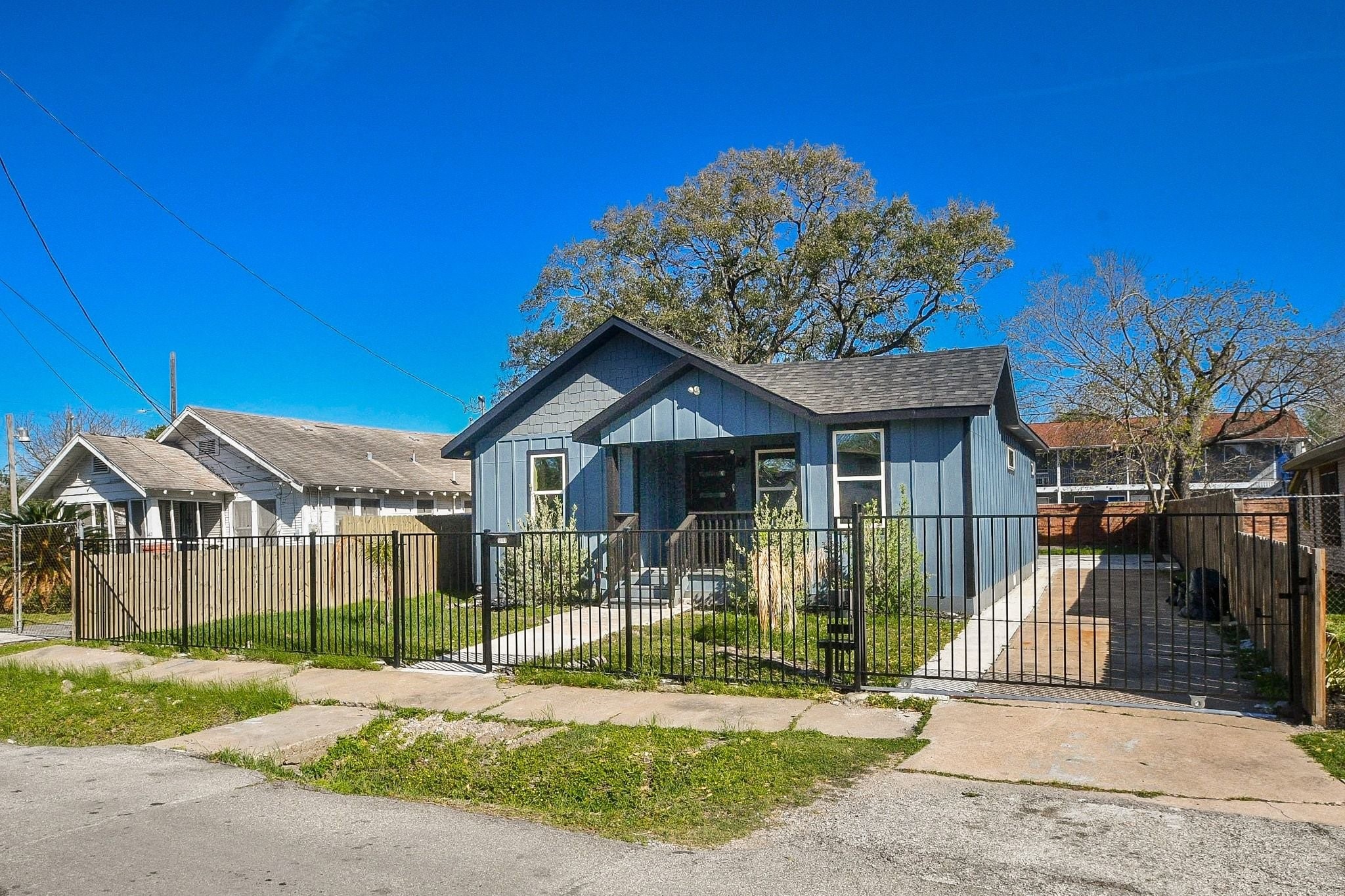 4407 Oats Street Property Photo 2