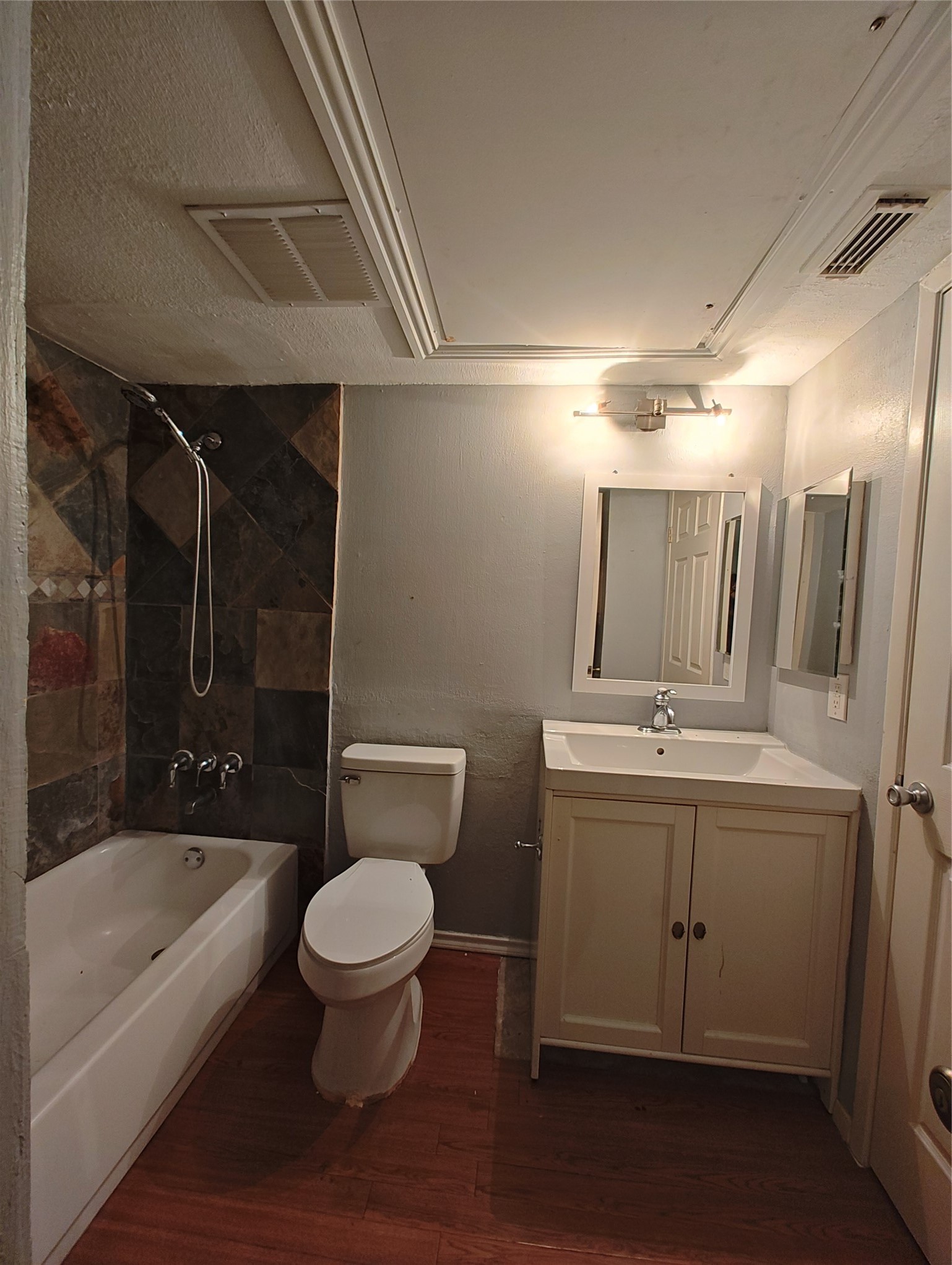 10855 Meadowglen Lane 928 Property Photo 15