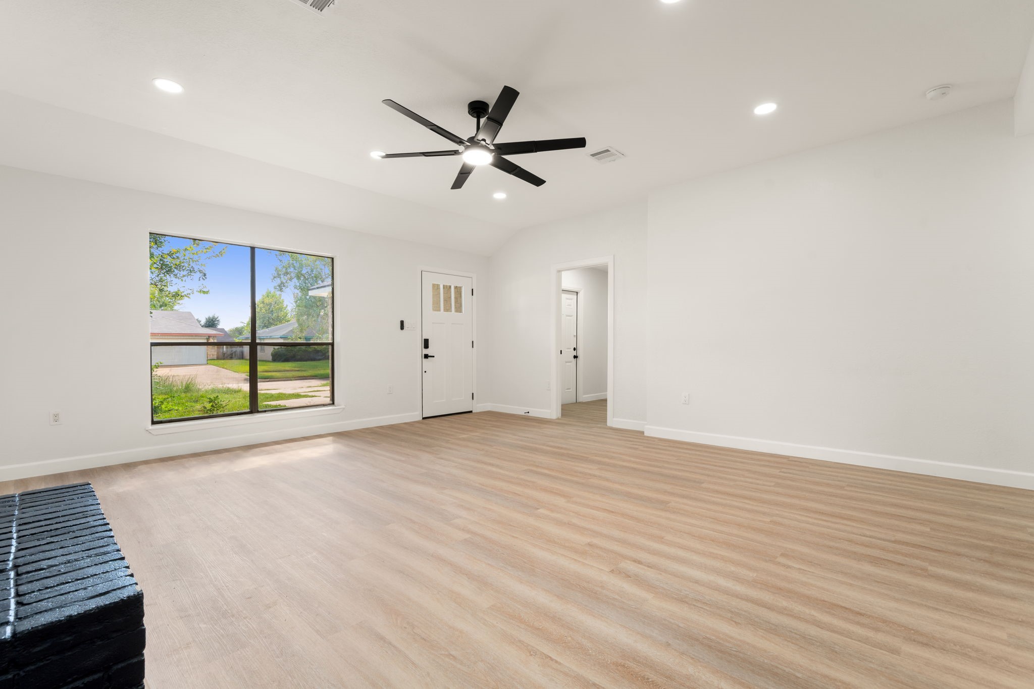 6614 Villarreal Drive Property Photo 5