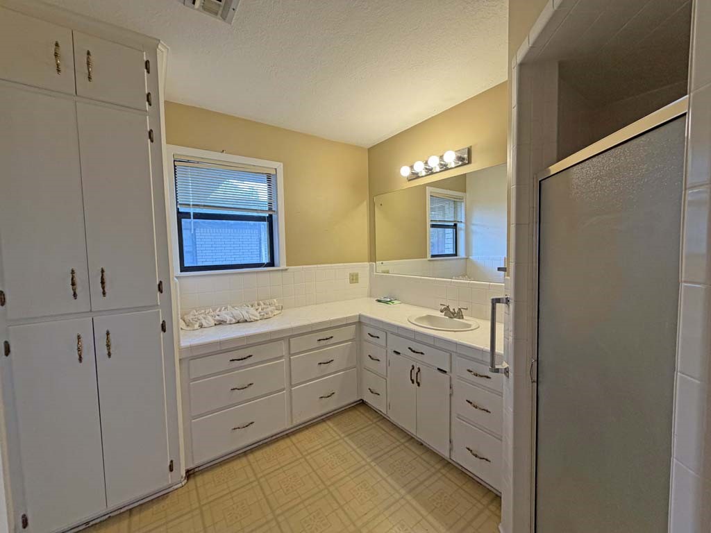 315 N Judson Street Property Photo 10