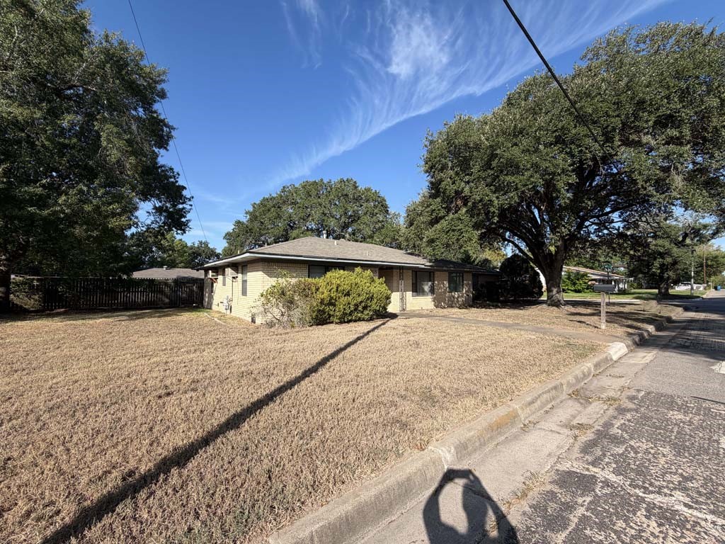 315 N Judson Street Property Photo 27