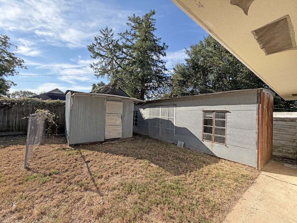 315 N Judson Street Property Photo 29