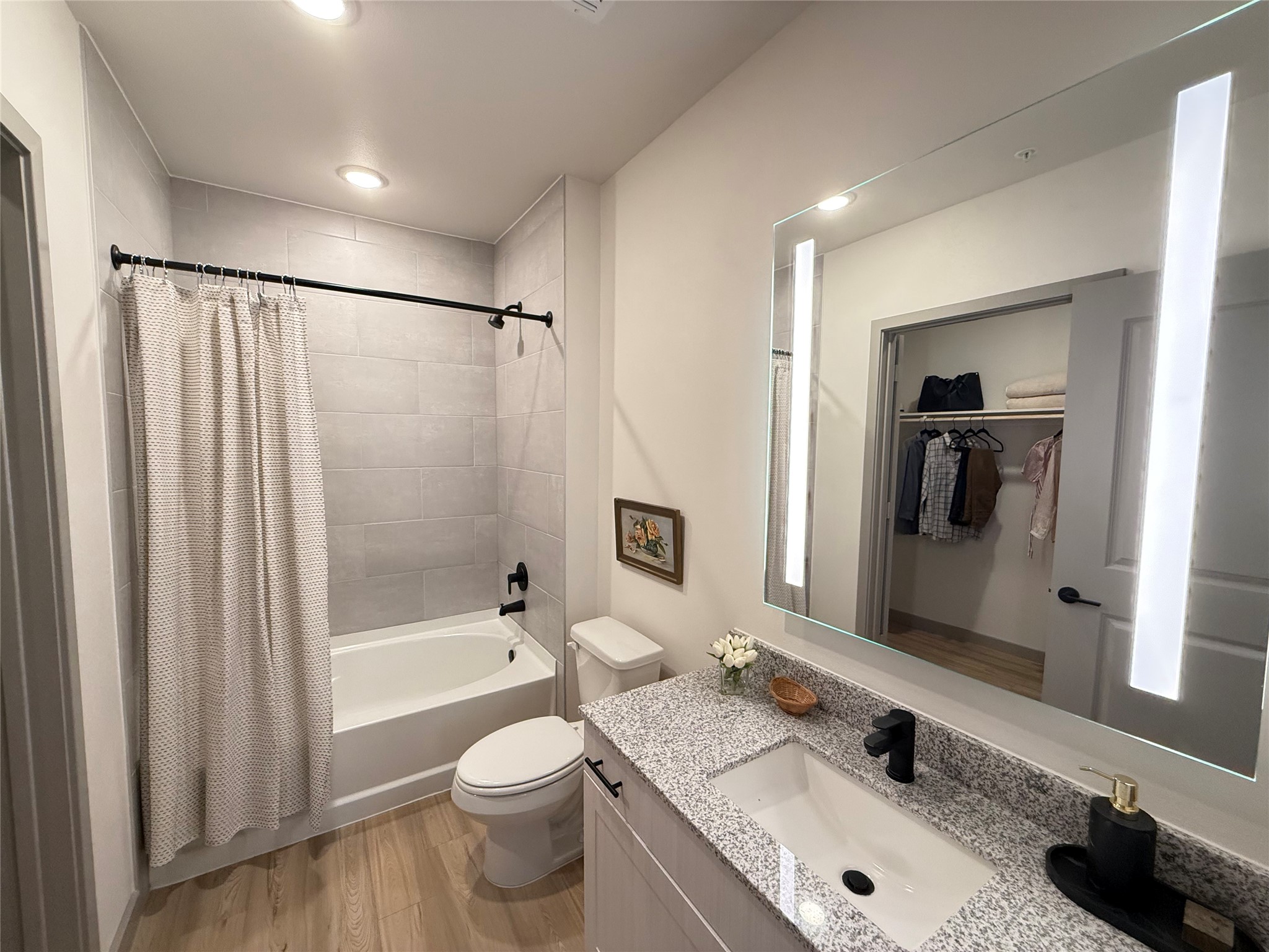 11604 Stonehollow Dr 266 Property Photo 10