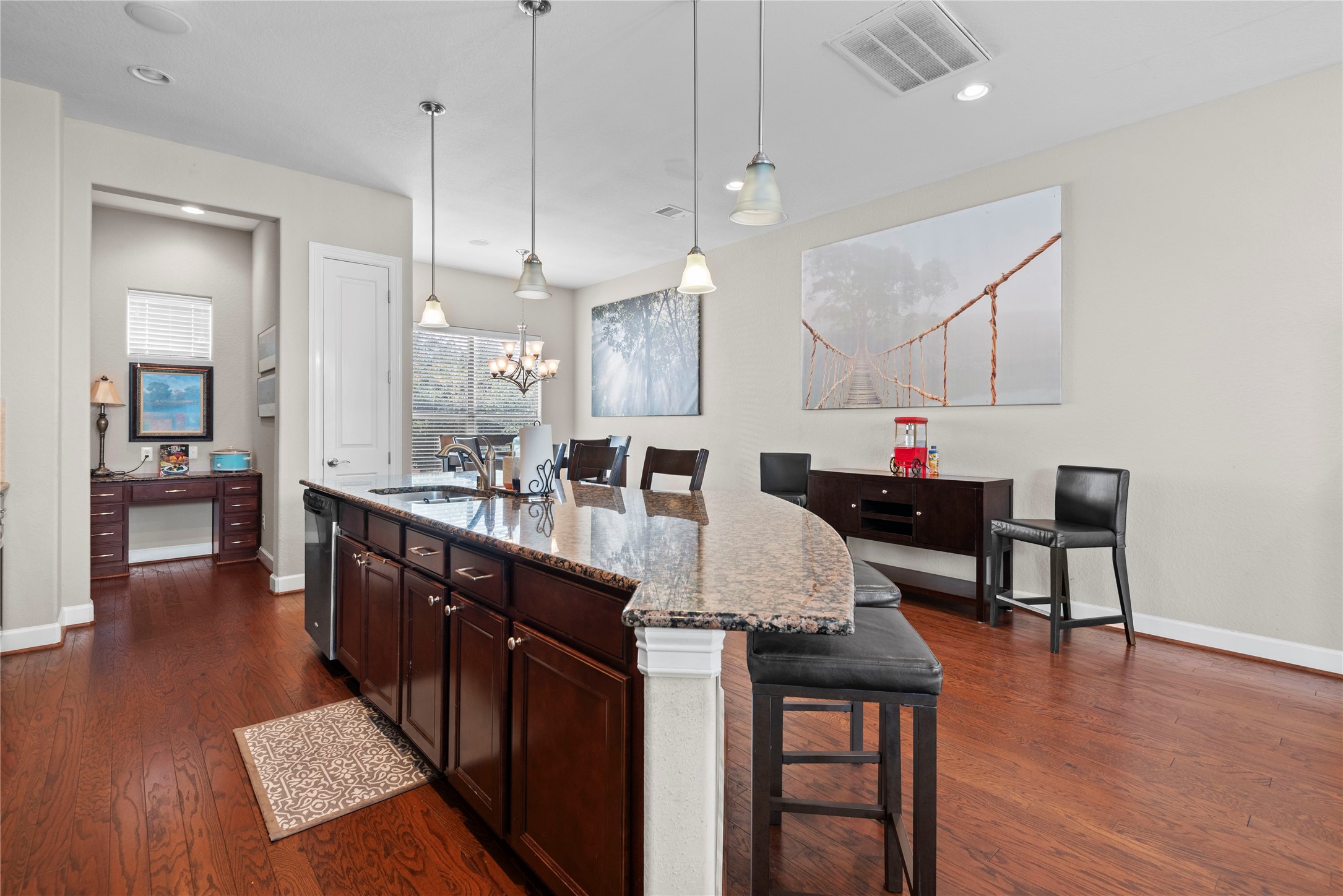 2818 Polk Street Property Photo 6
