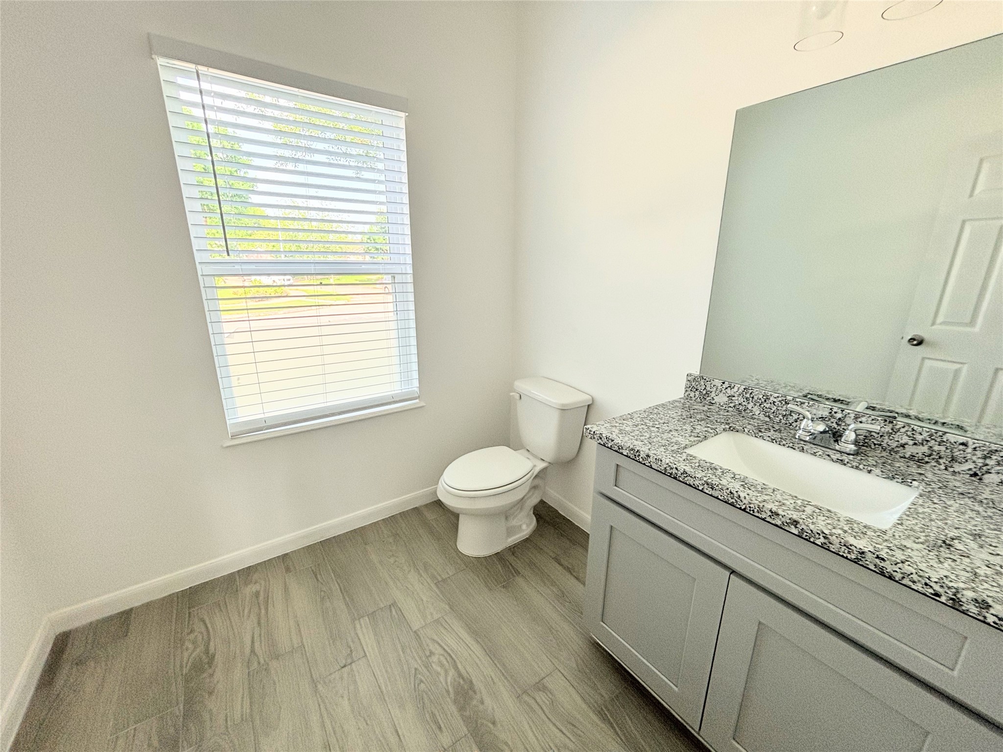 5023 W Harrow Drive Property Photo 6