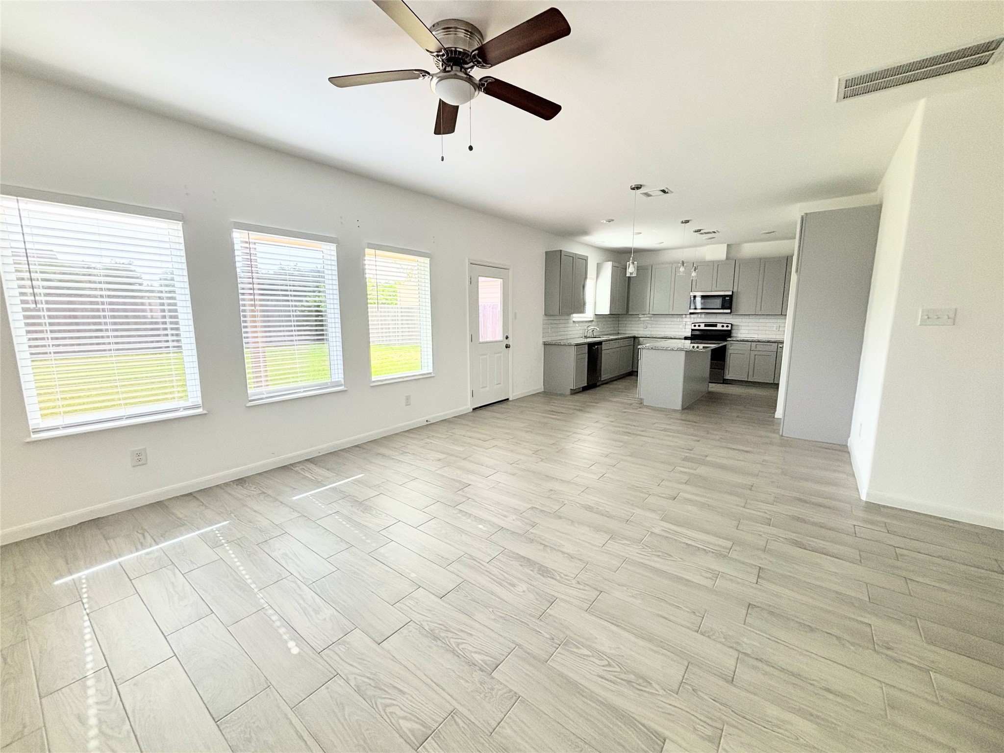 5023 W Harrow Drive Property Photo 9