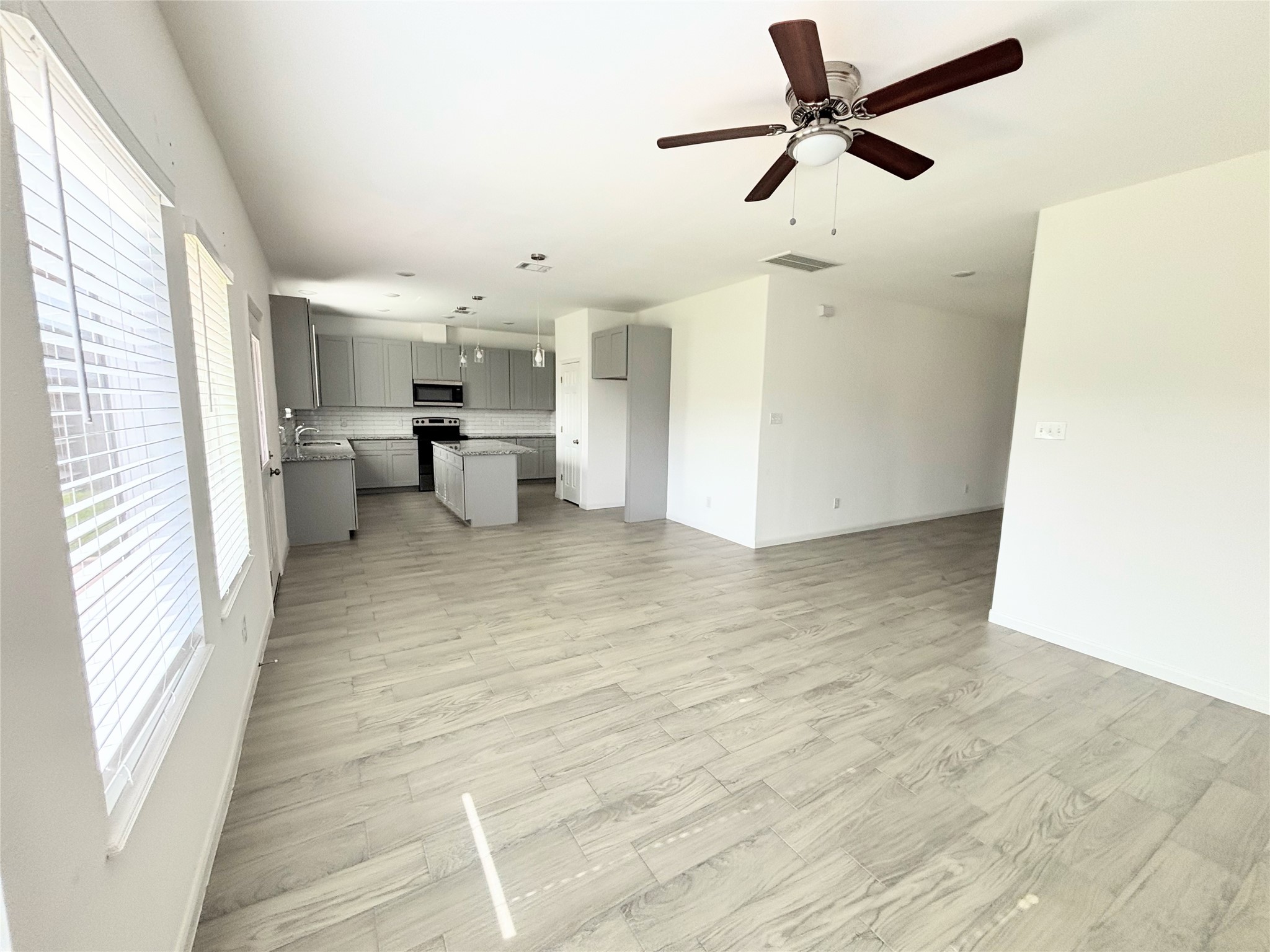 5023 W Harrow Drive Property Photo 10