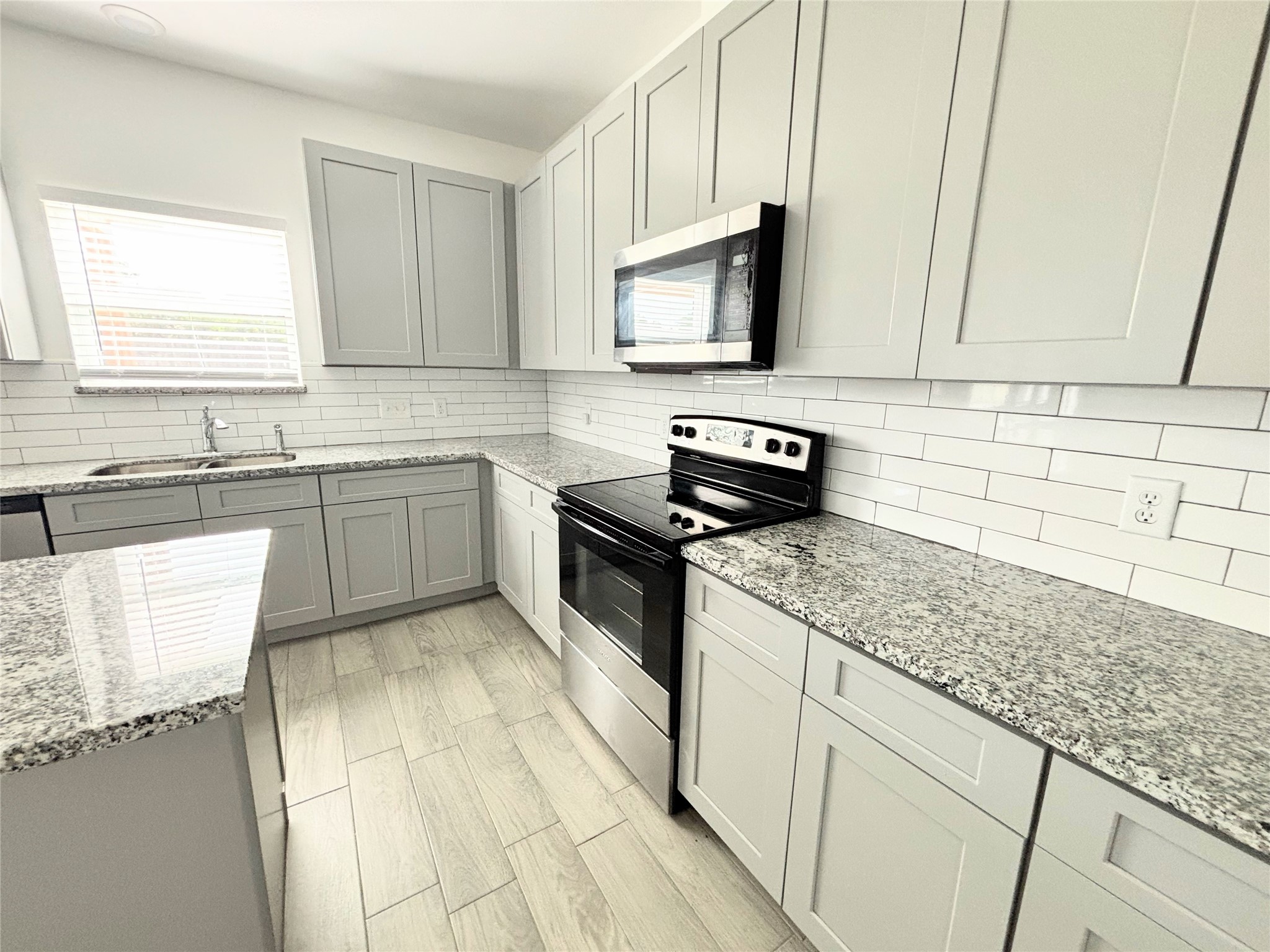 5023 W Harrow Drive Property Photo 12