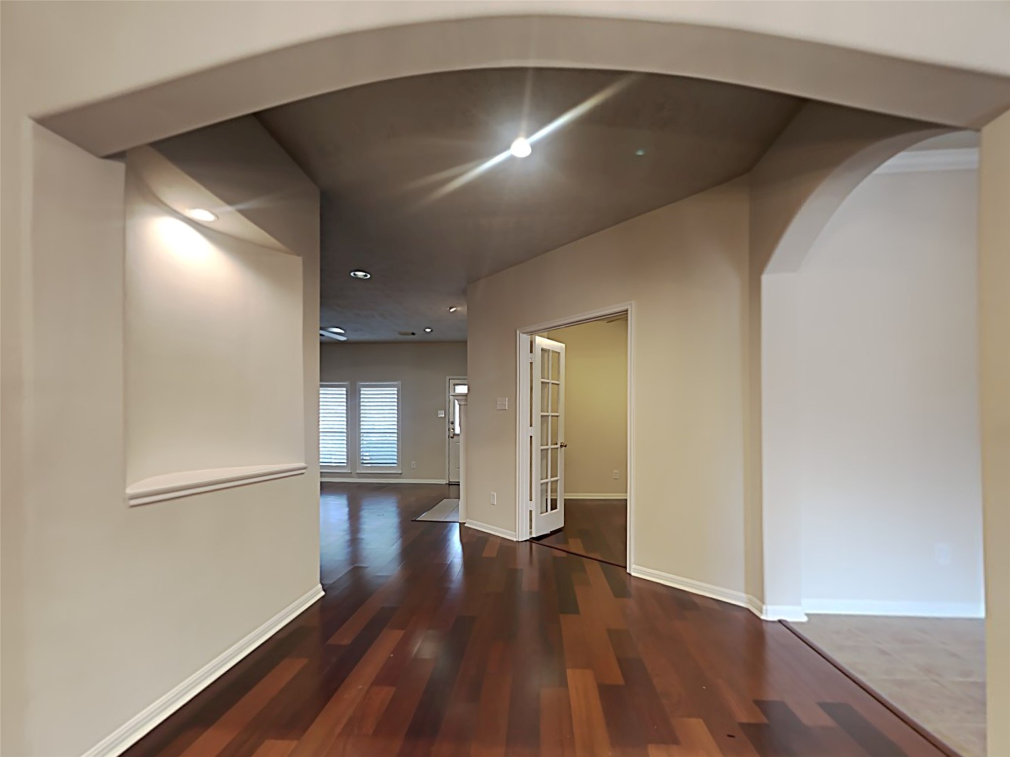 155 S Queenscliff Circle Property Photo 3