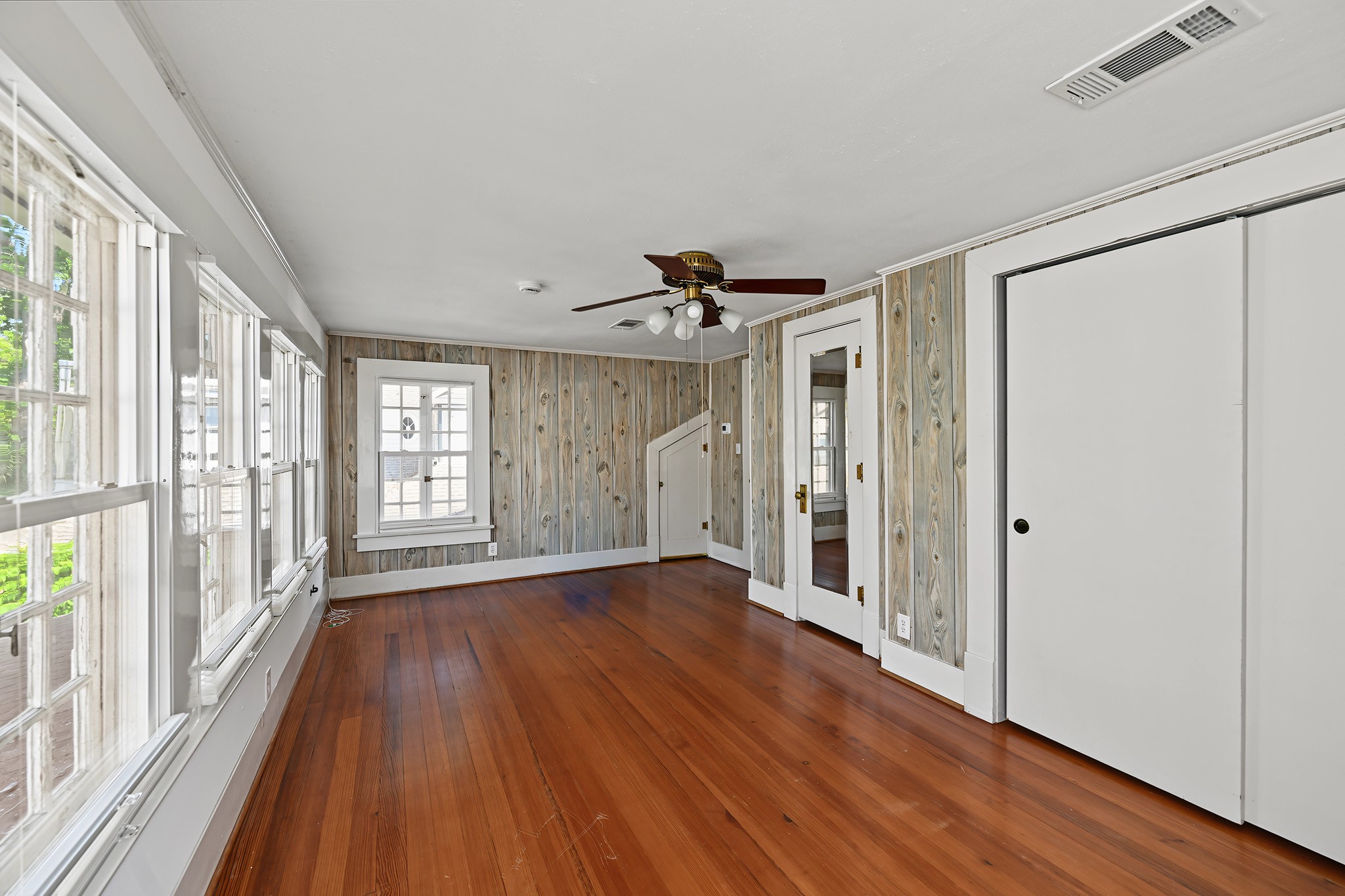1335 Harvard Street Property Photo 15