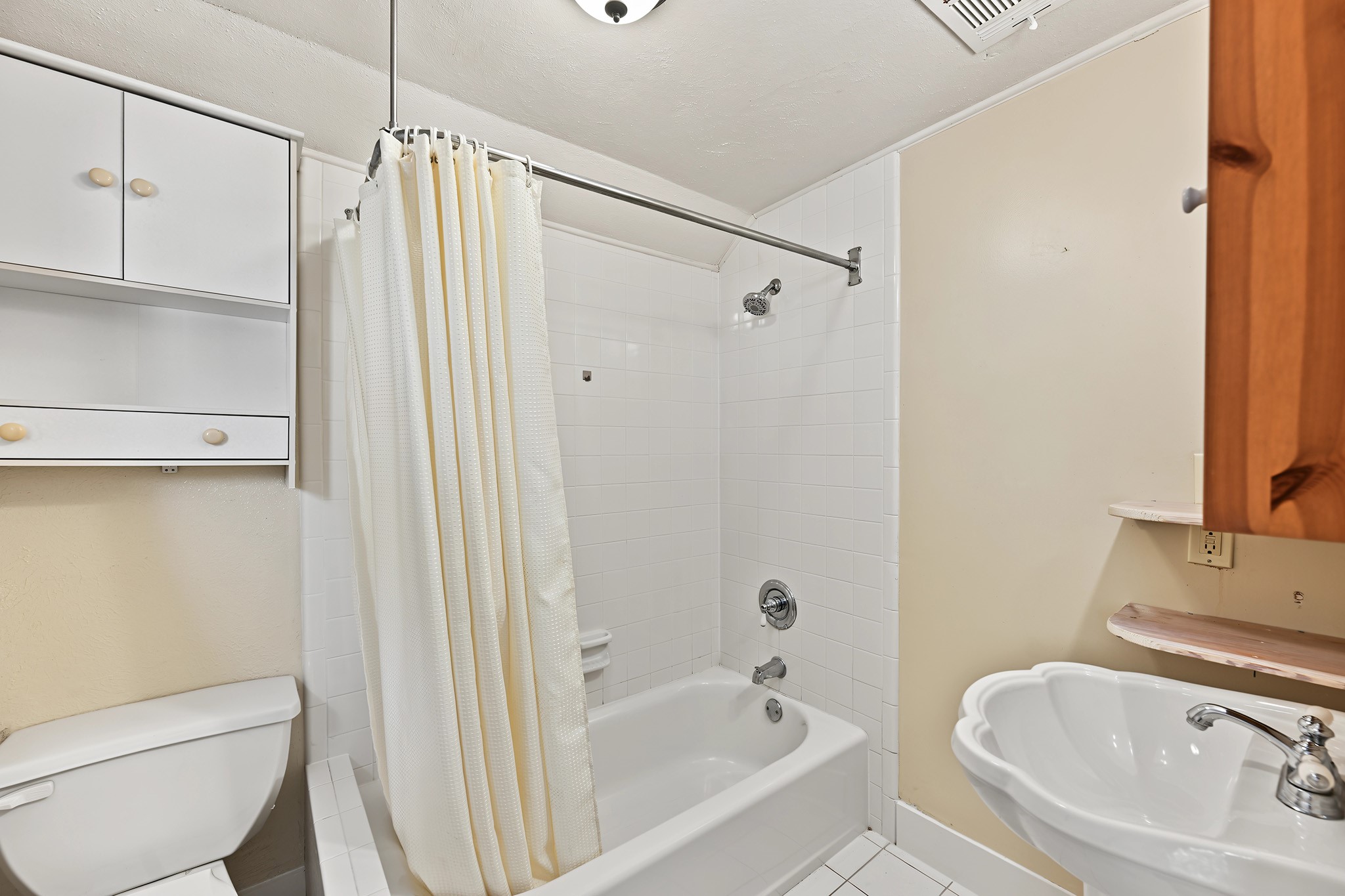 1335 Harvard Street Property Photo 17
