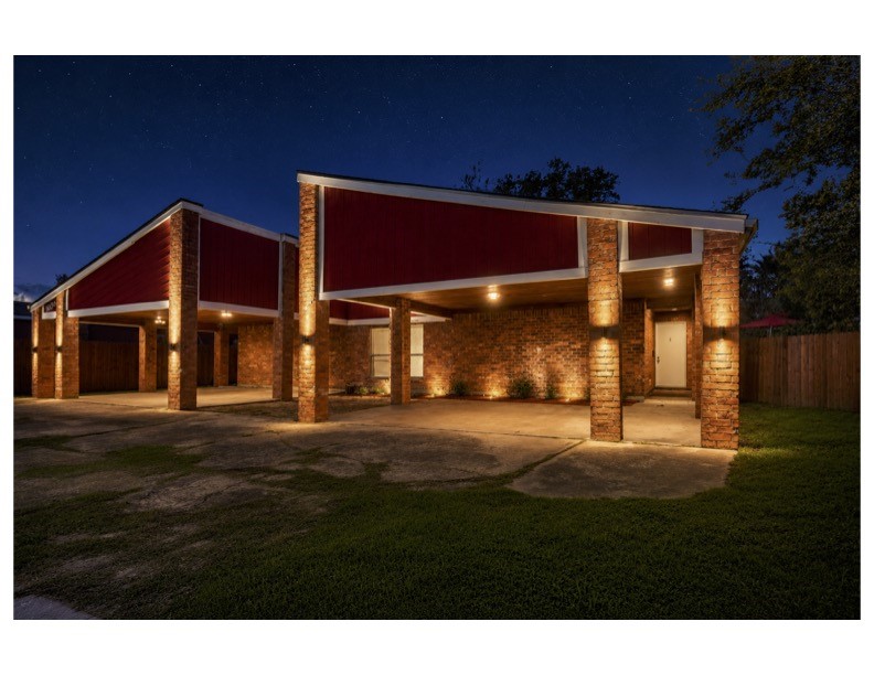 8004 Beechnut Street Property Photo 2