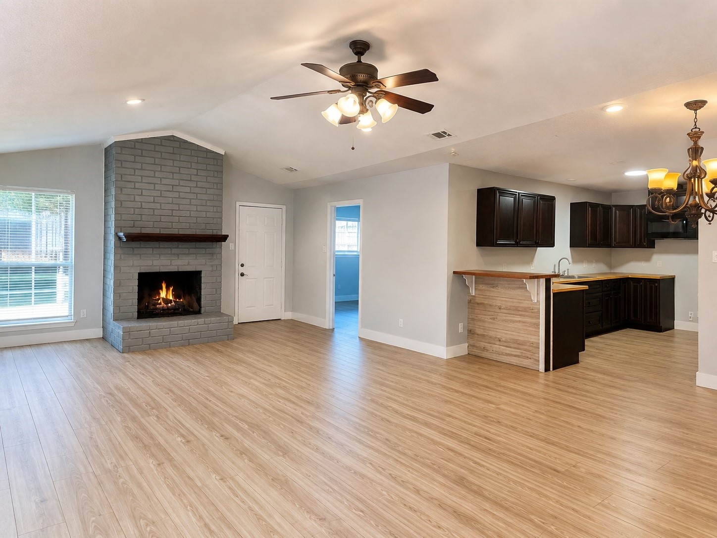 8004 Beechnut Street Property Photo 3